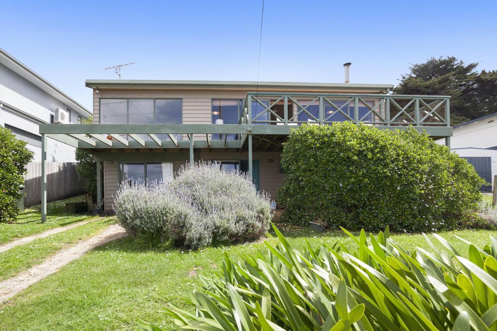 Four-Bedroom House photo 2