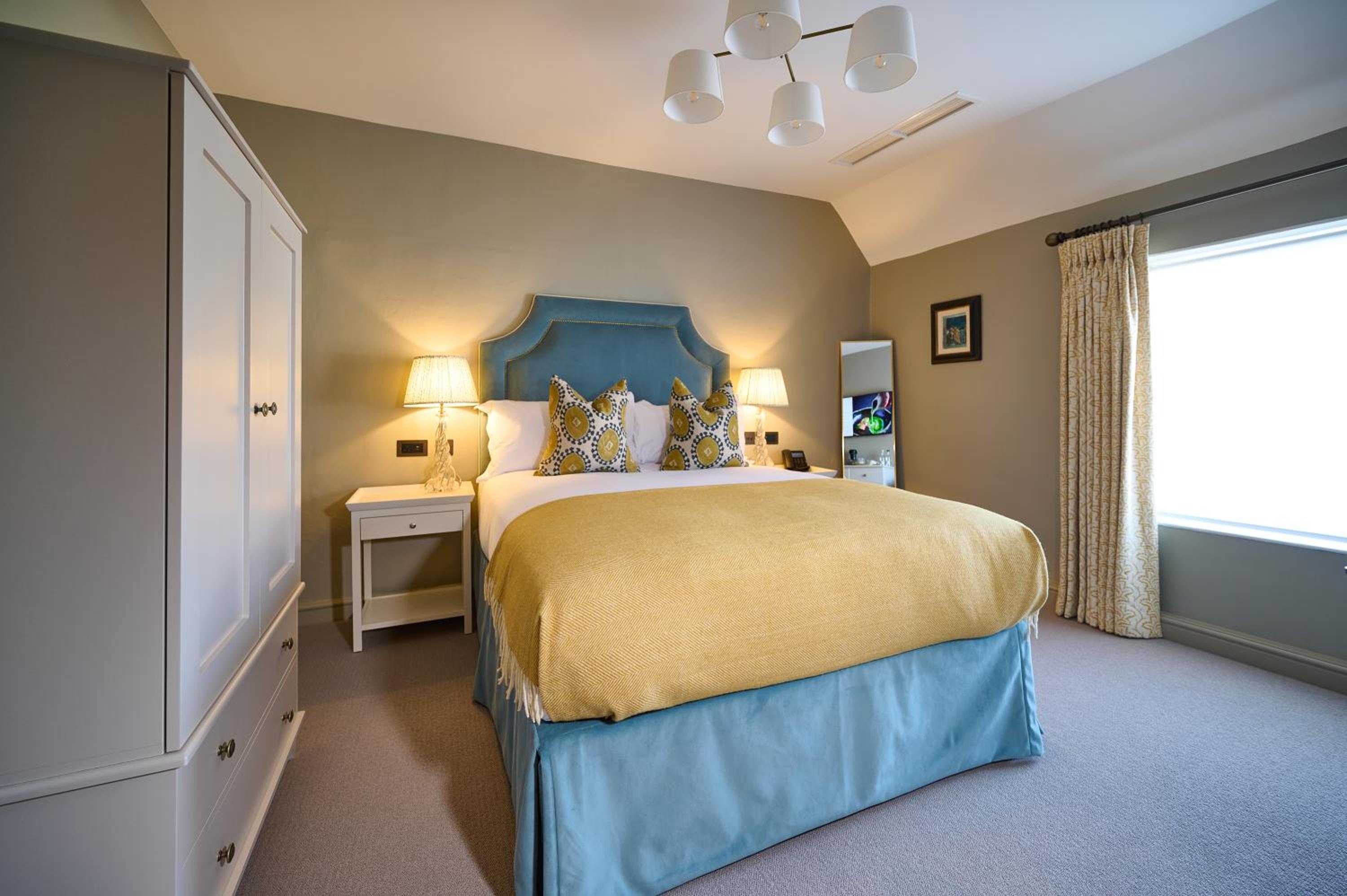 Standard King Room photo 3