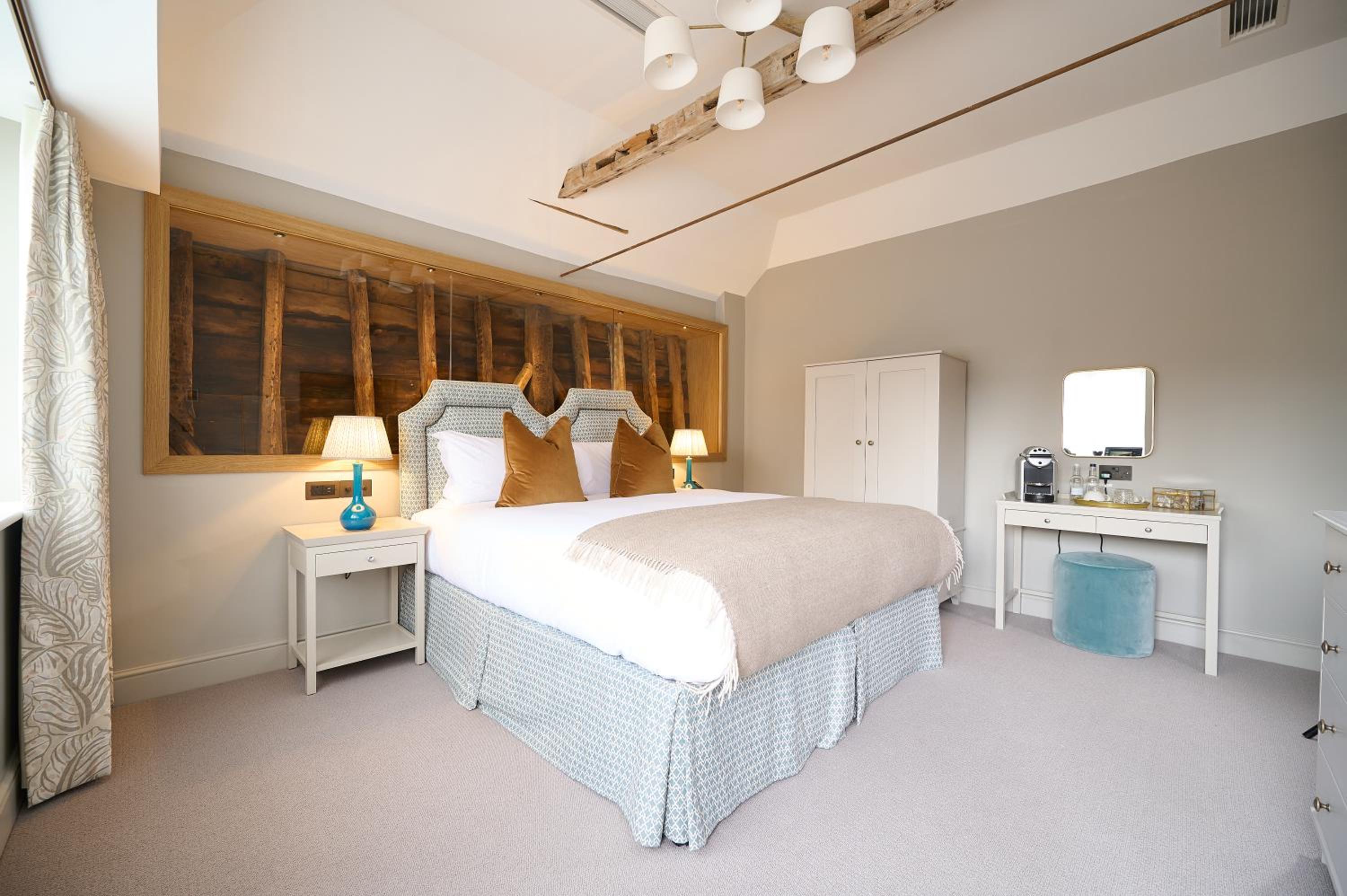Superior King Room photo 2