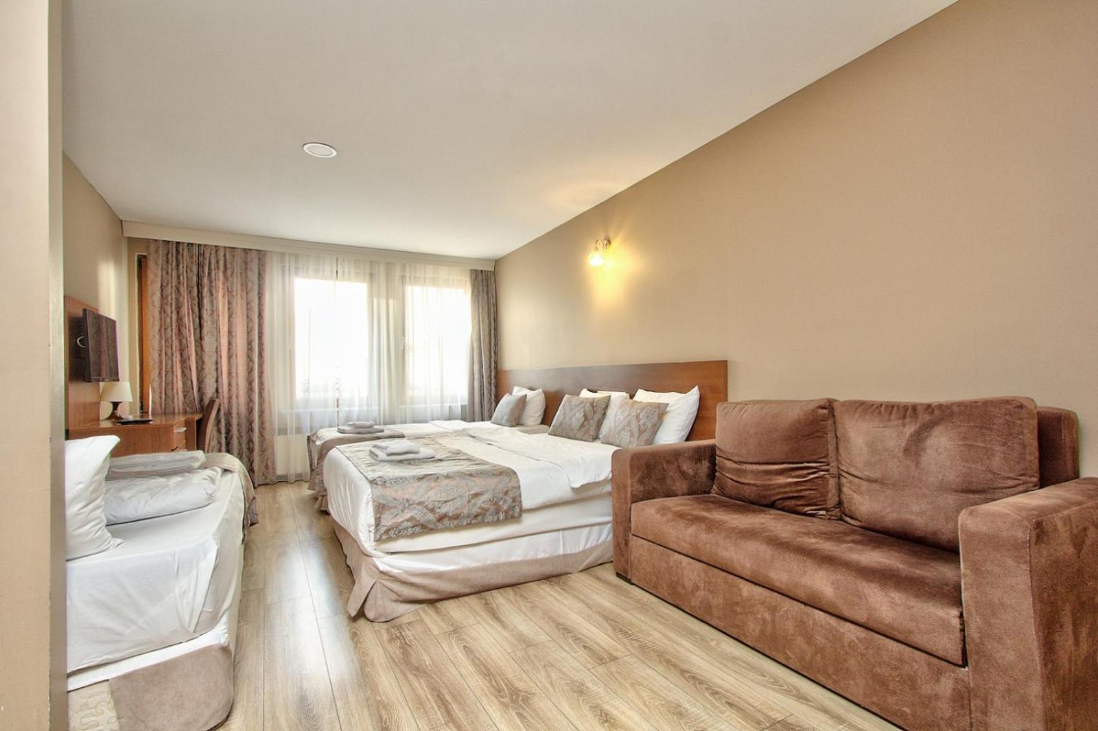 Deluxe Quadruple Room with 4 Adults Occupancy (Non Smoking) photo 3