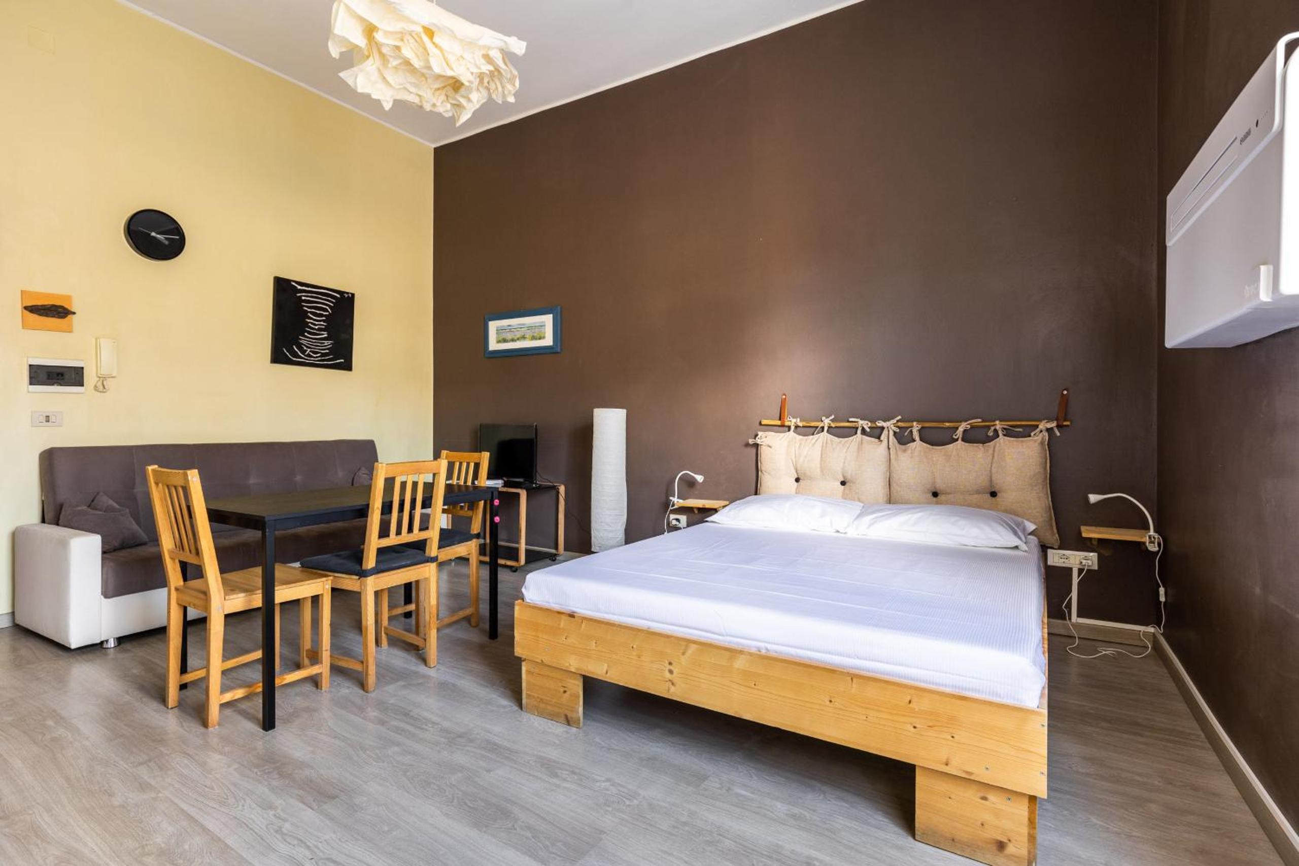 Studio Apartment