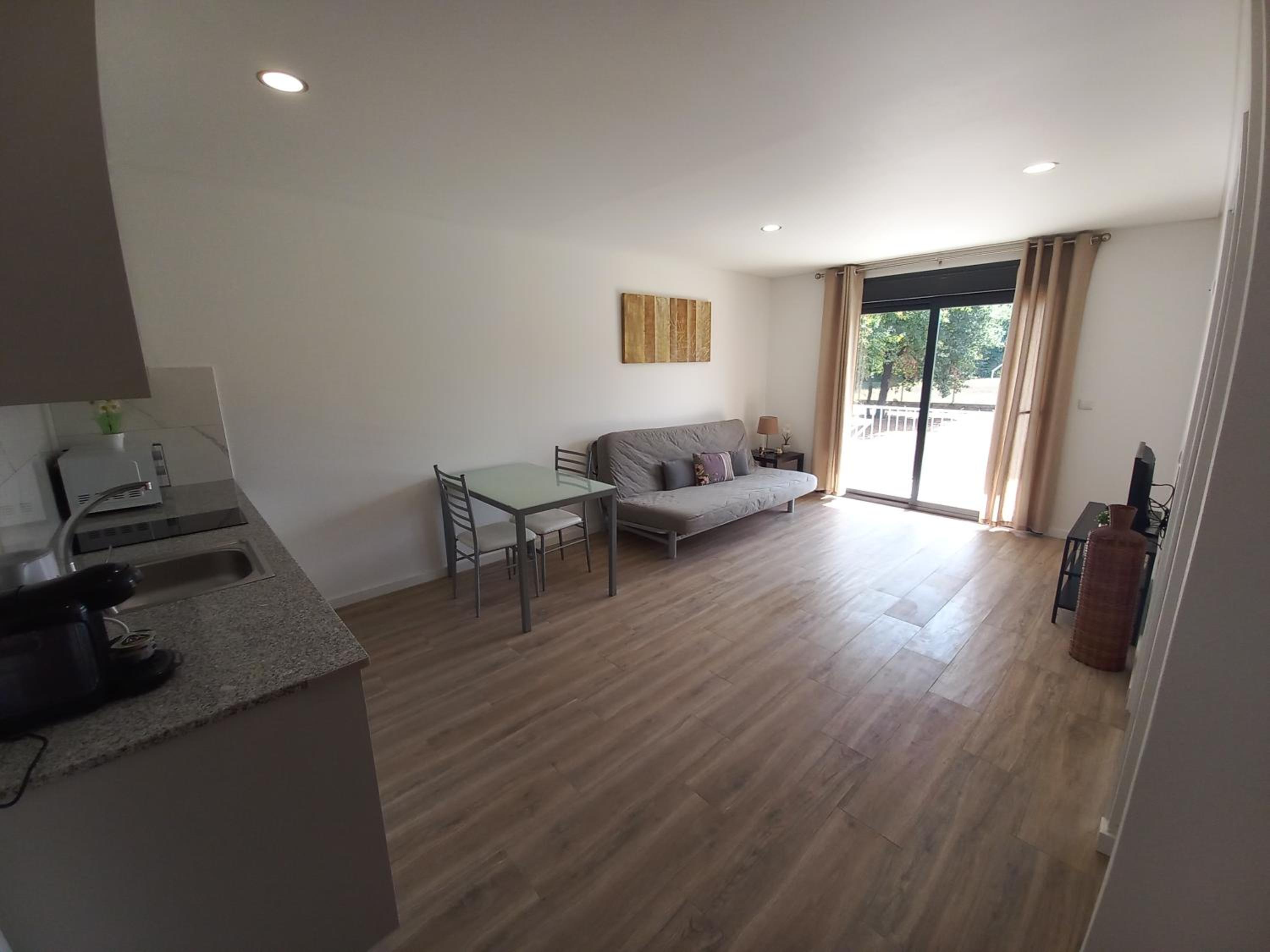 One-Bedroom Apartment - Photo 16