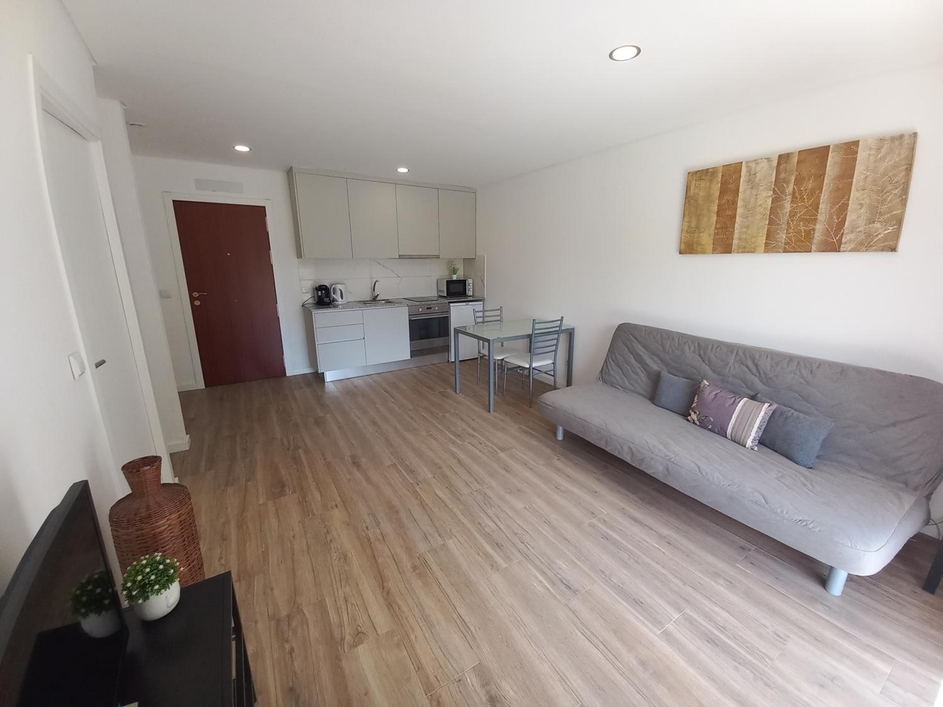 One-Bedroom Apartment - Photo 12