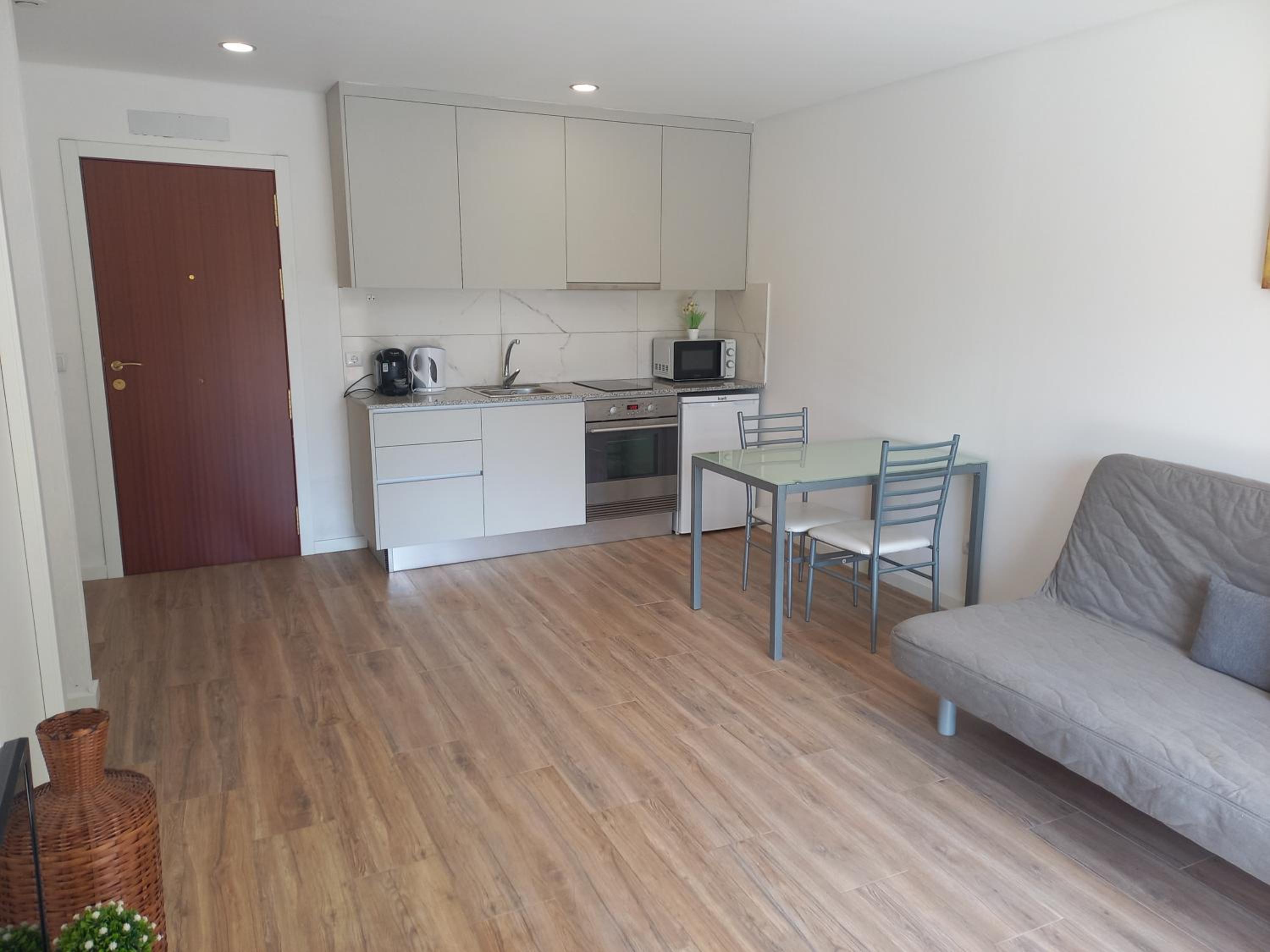 One-Bedroom Apartment - Photo 15