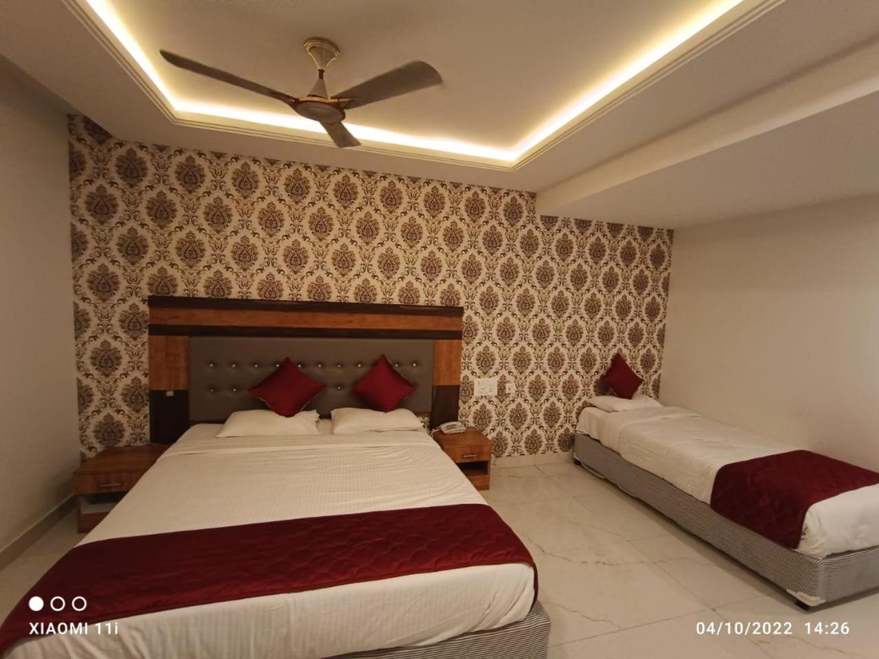 Deluxe Triple Room - Photo 8