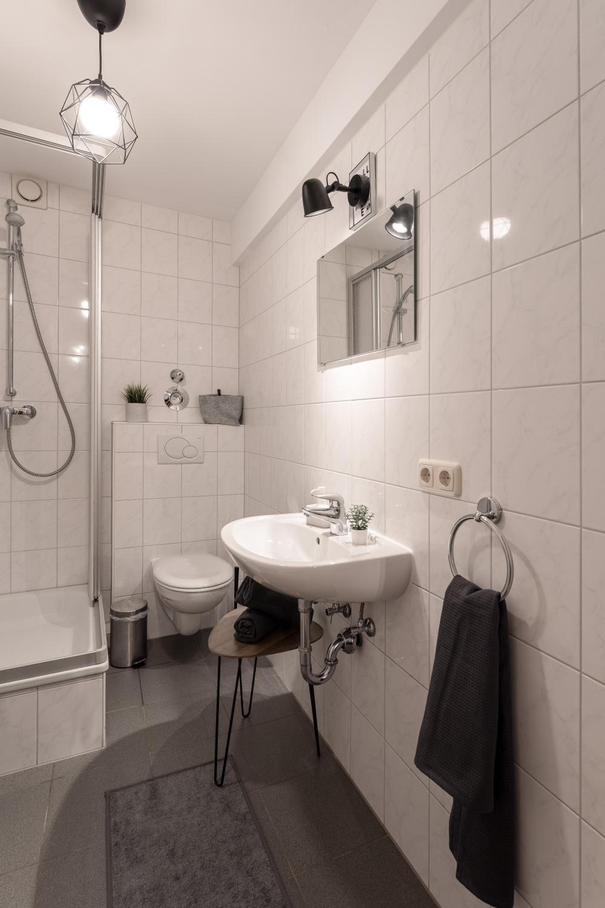 Two-Bedroom Apartment - Photo 8