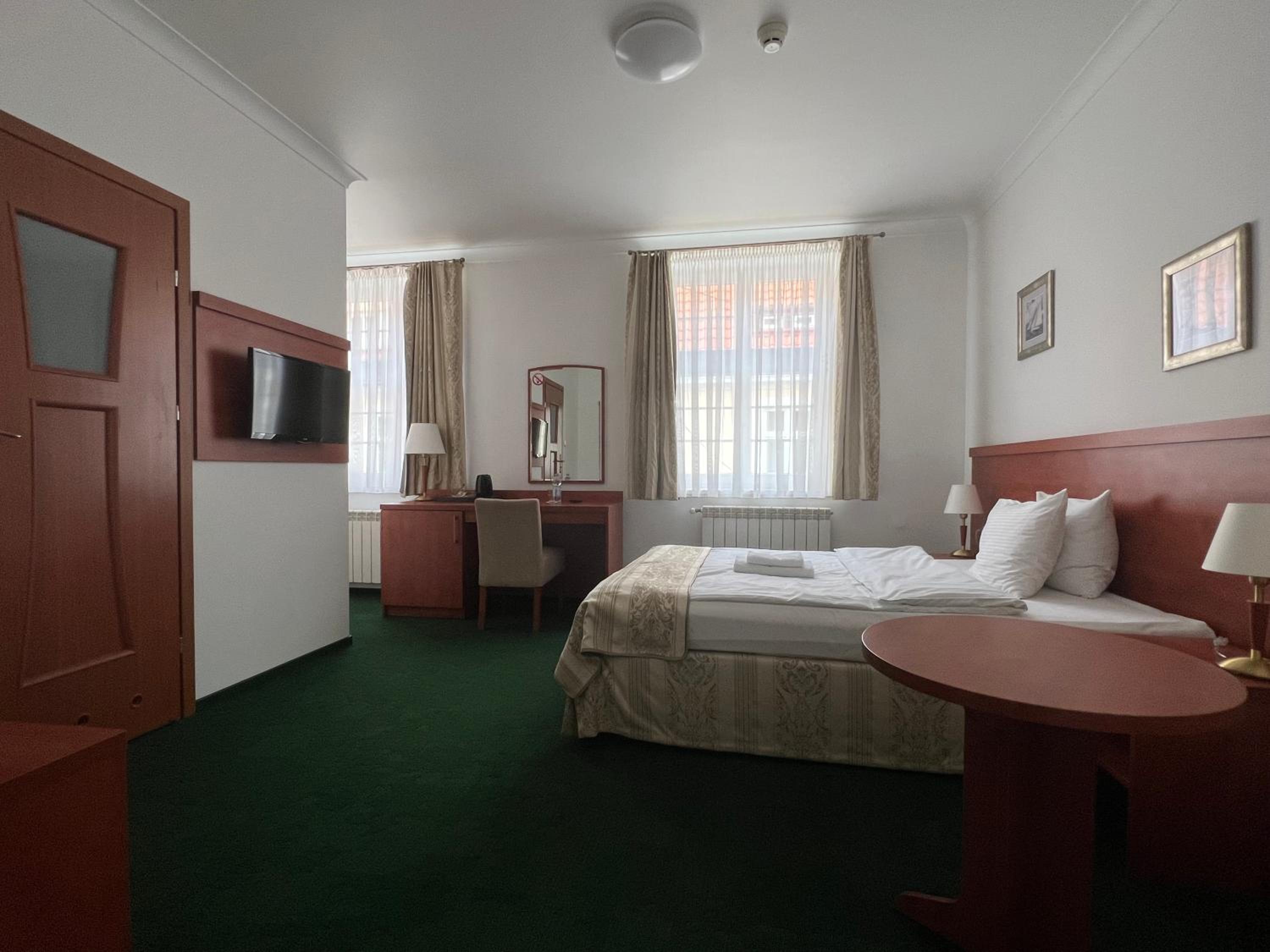Double Room - Photo 5