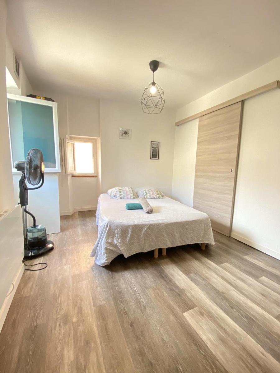 Studio Apartment photo 1