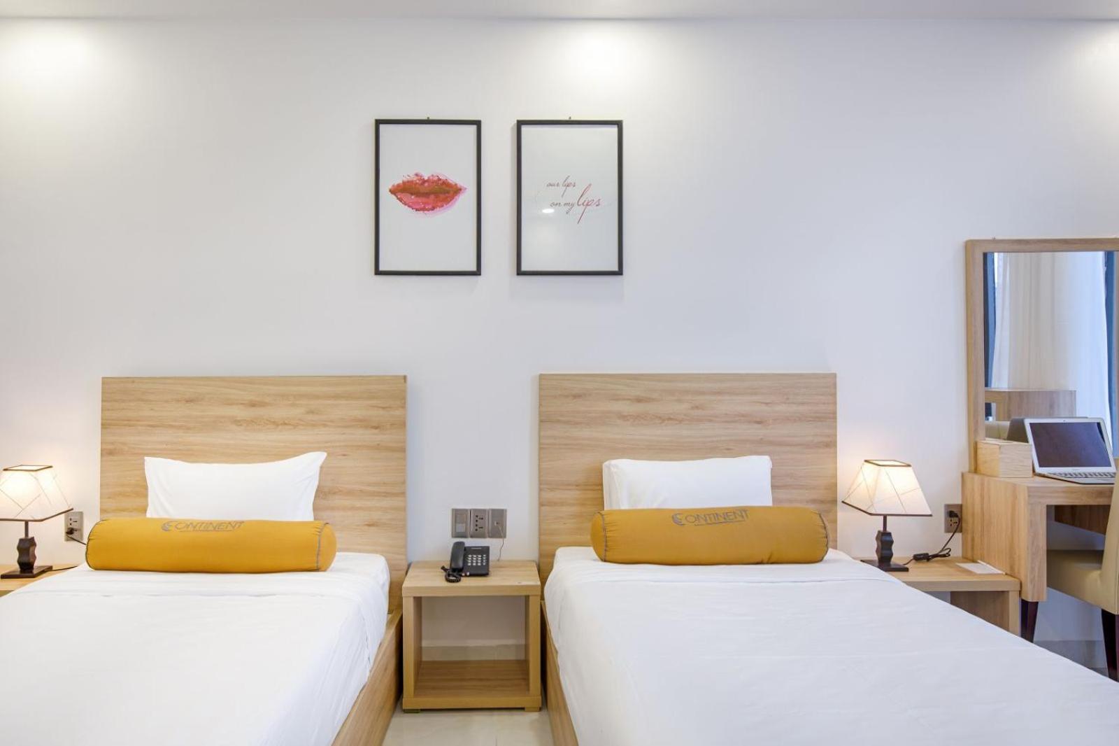 Deluxe Double or Twin Room with City View - Photo 3