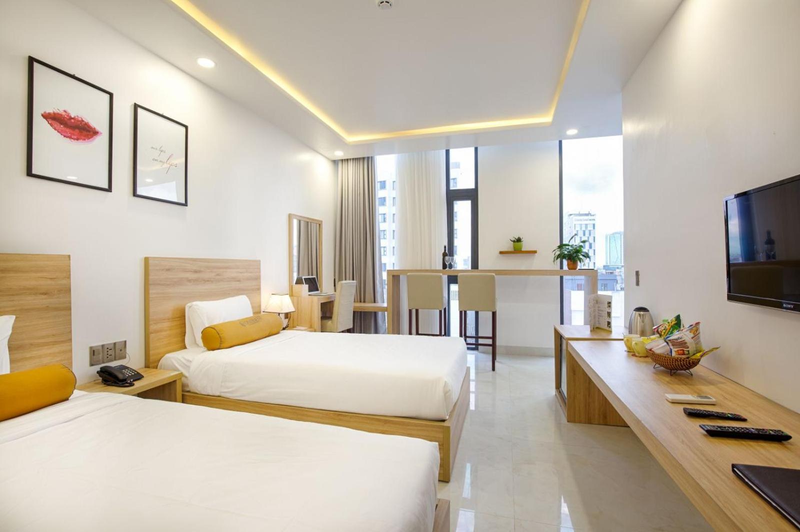 Deluxe Double or Twin Room with City View - Photo 4