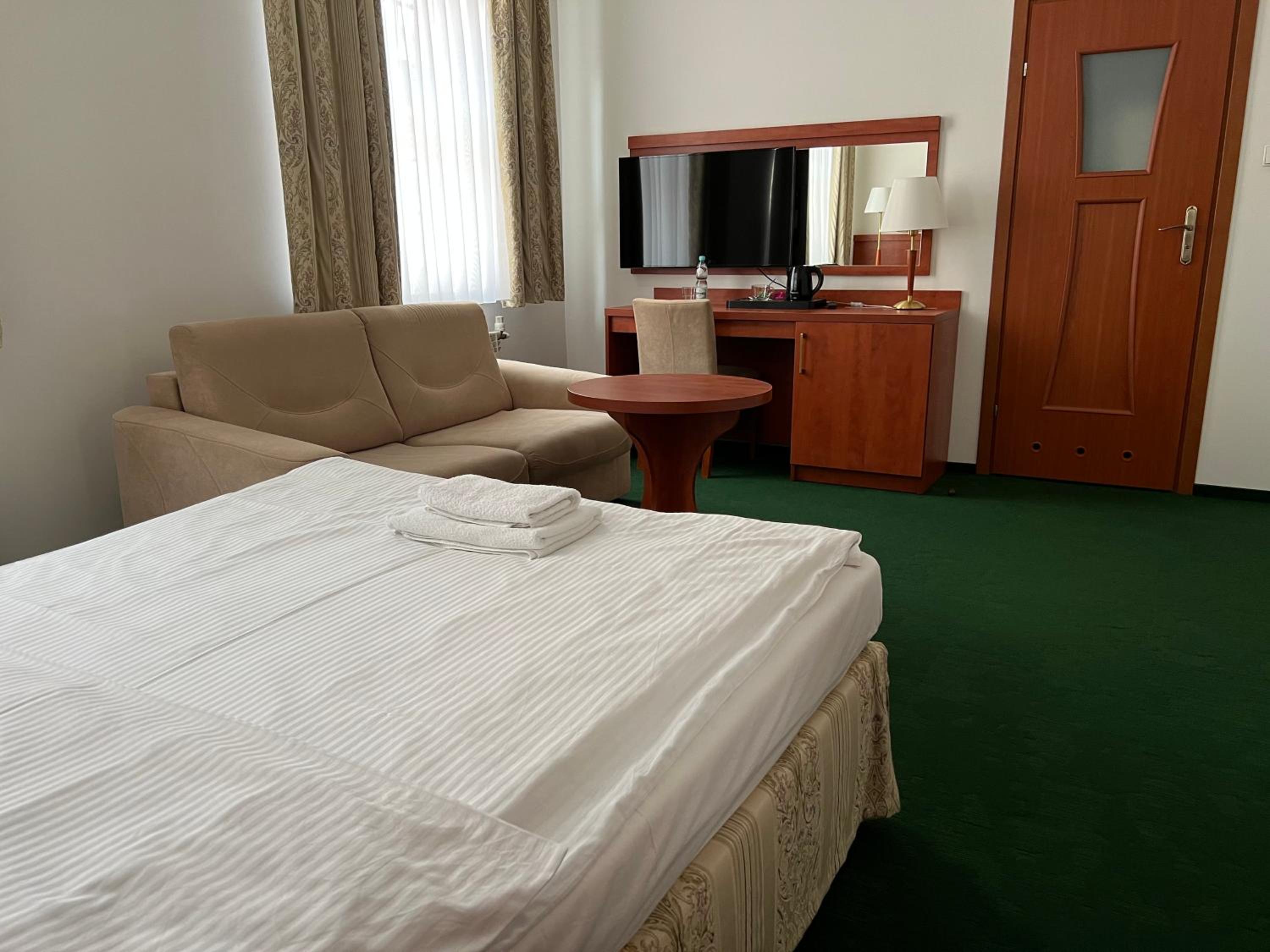 Double Room - Photo 2