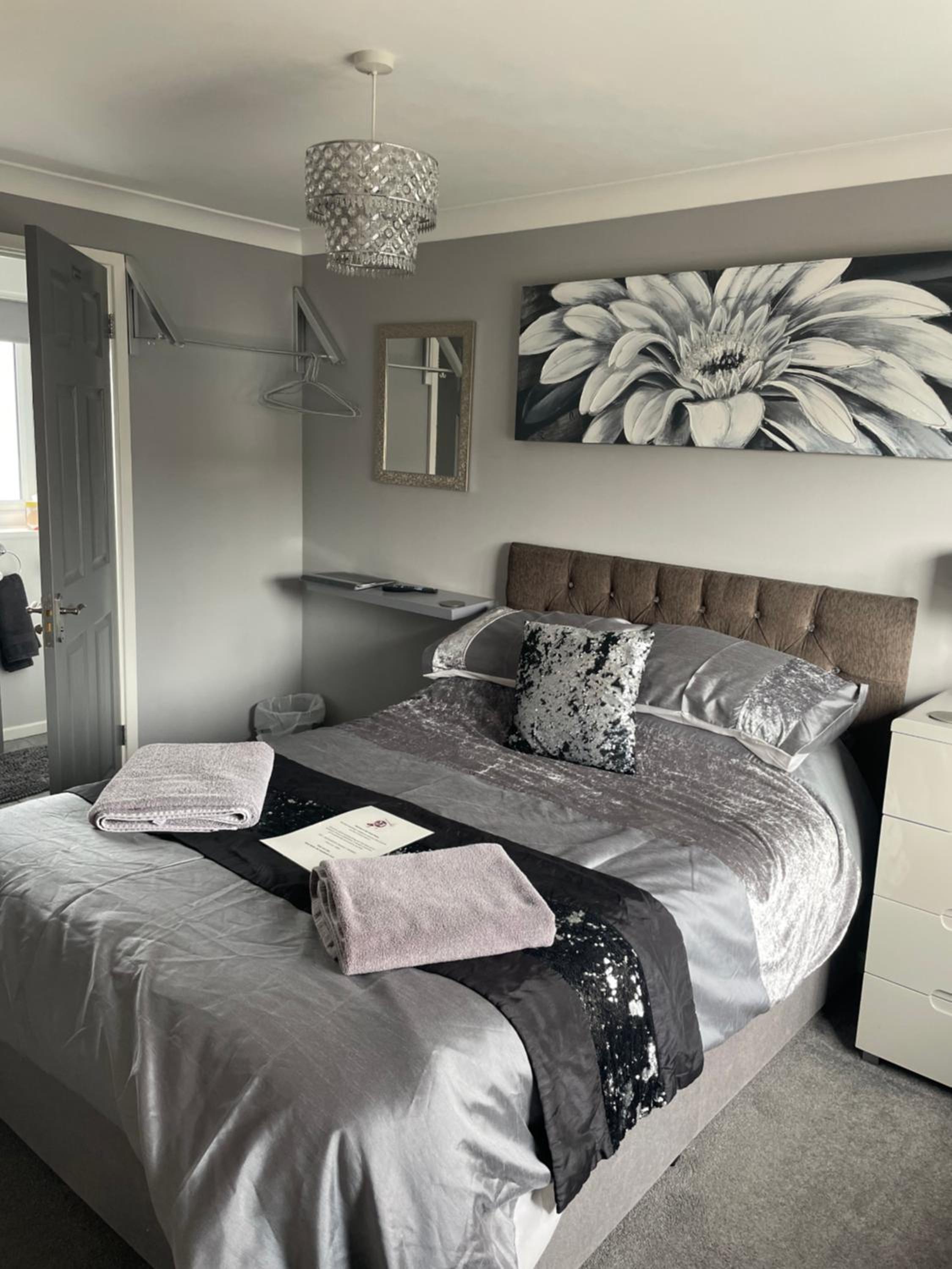 Deluxe Double Room with Shower - Photo 1