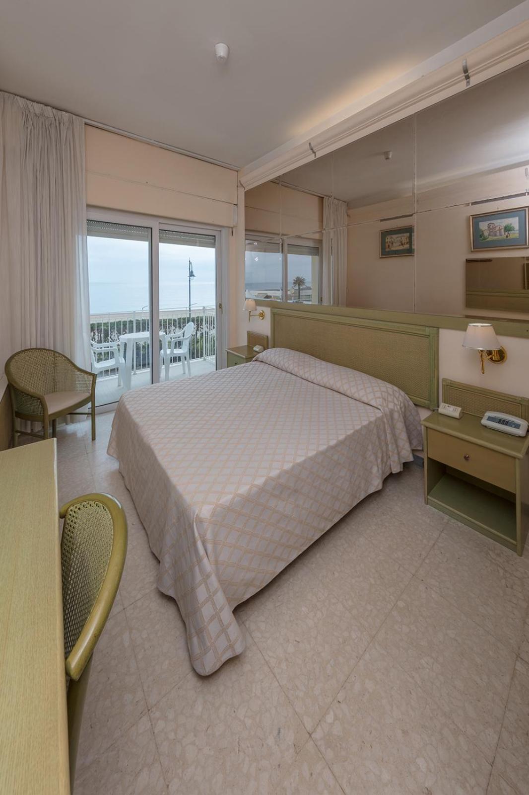 Two Connecting Rooms with Sea View