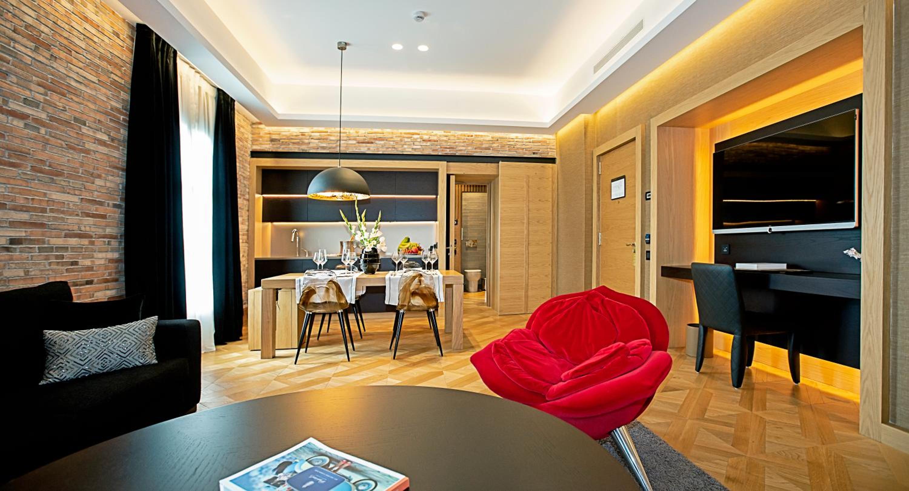 Penthouse Suite thumbnail 5