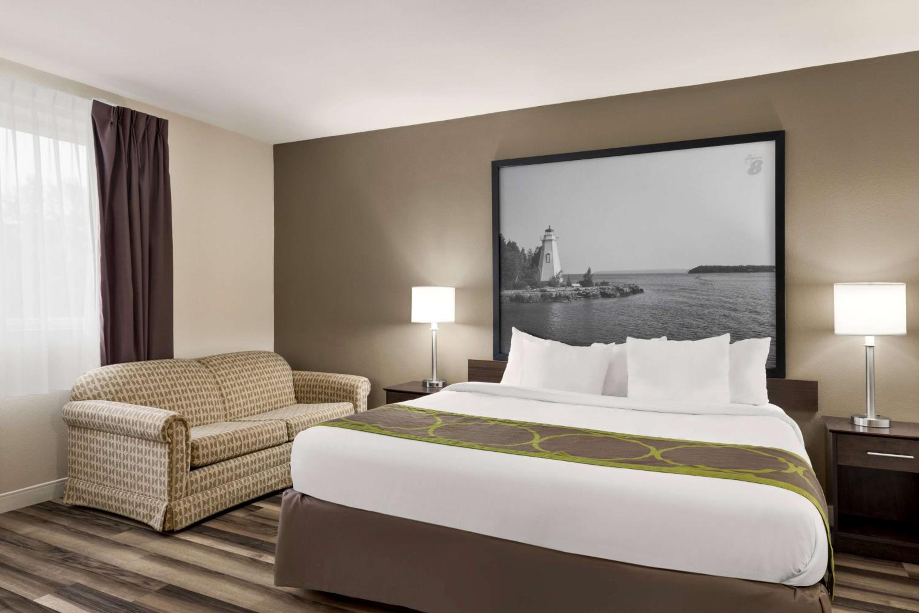King Room- Non-Smoking - Photo 10