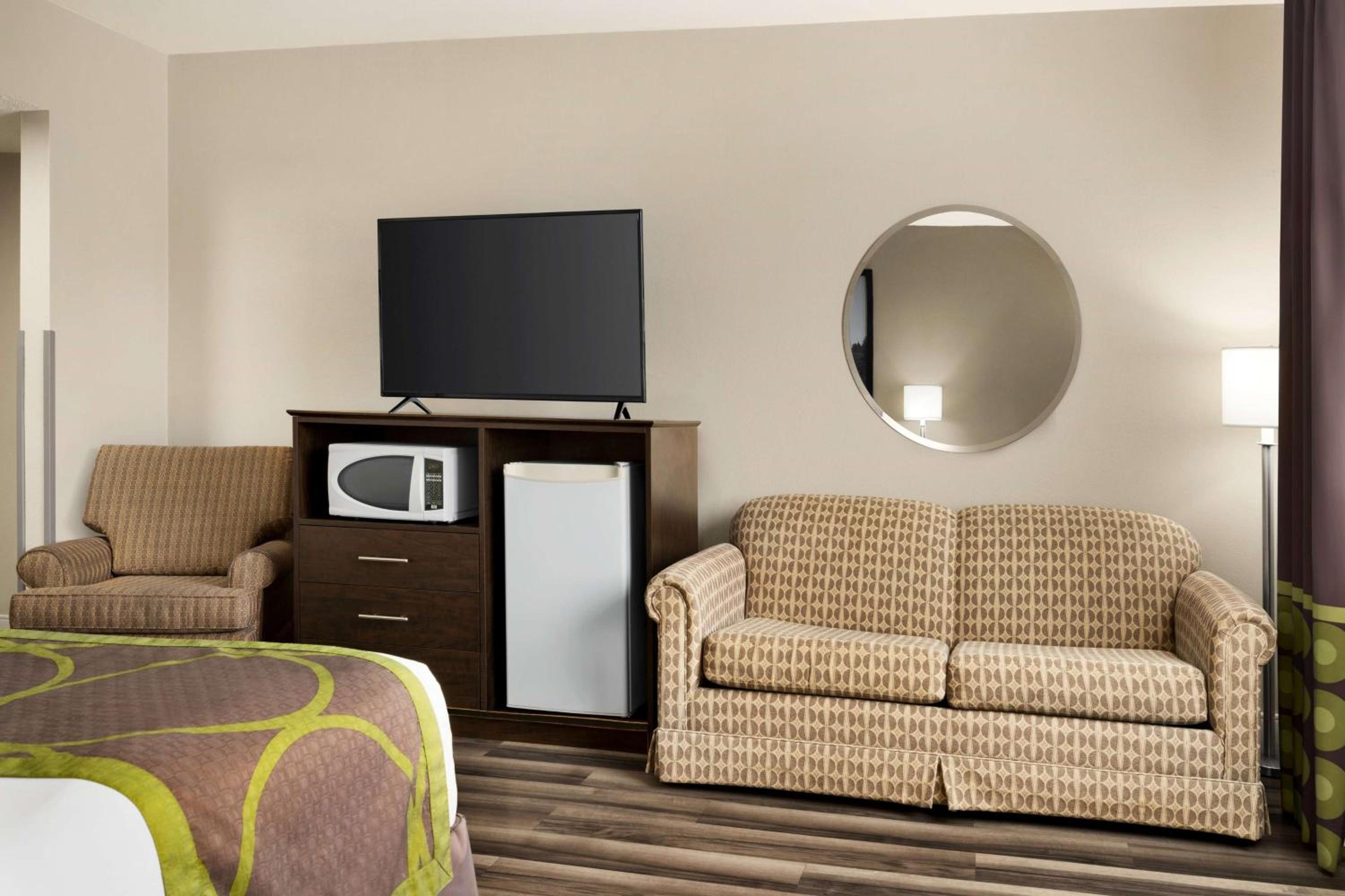 King Room- Non-Smoking - Photo 2