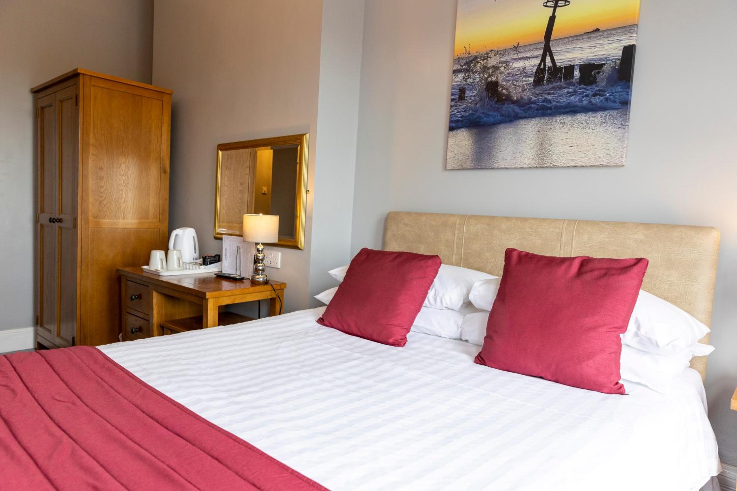 Economy Double Room photo 3