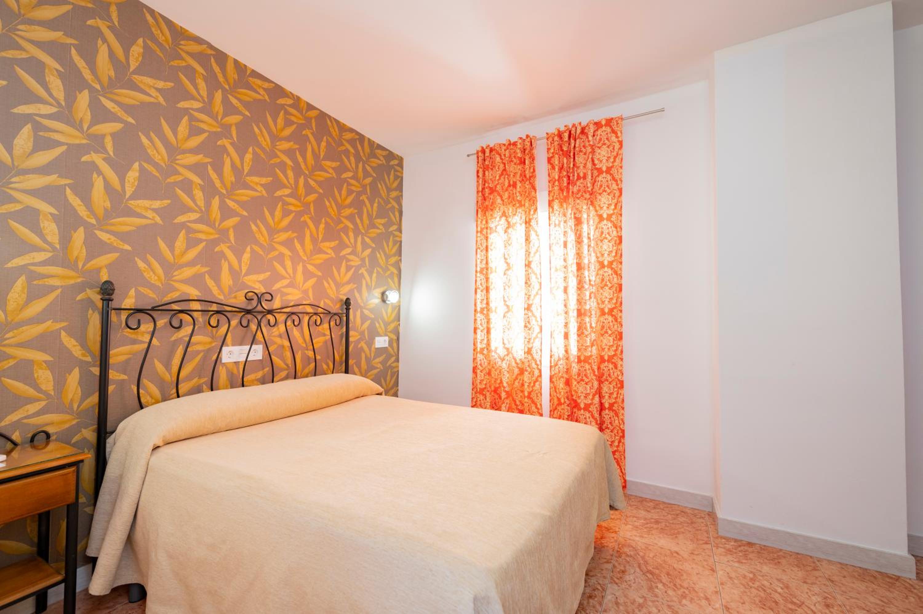 Double or Twin Room - Photo 15