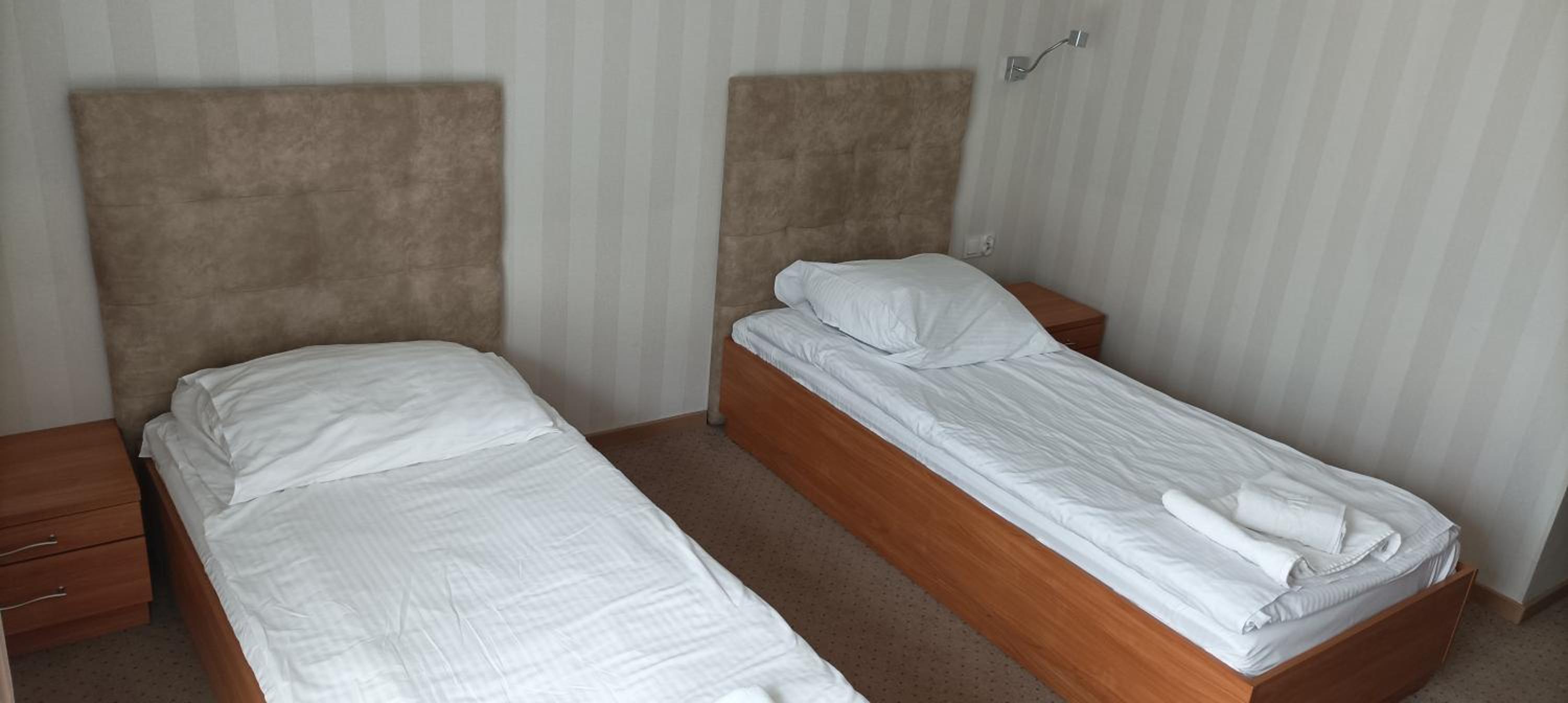 Double or Twin Room - Photo 5