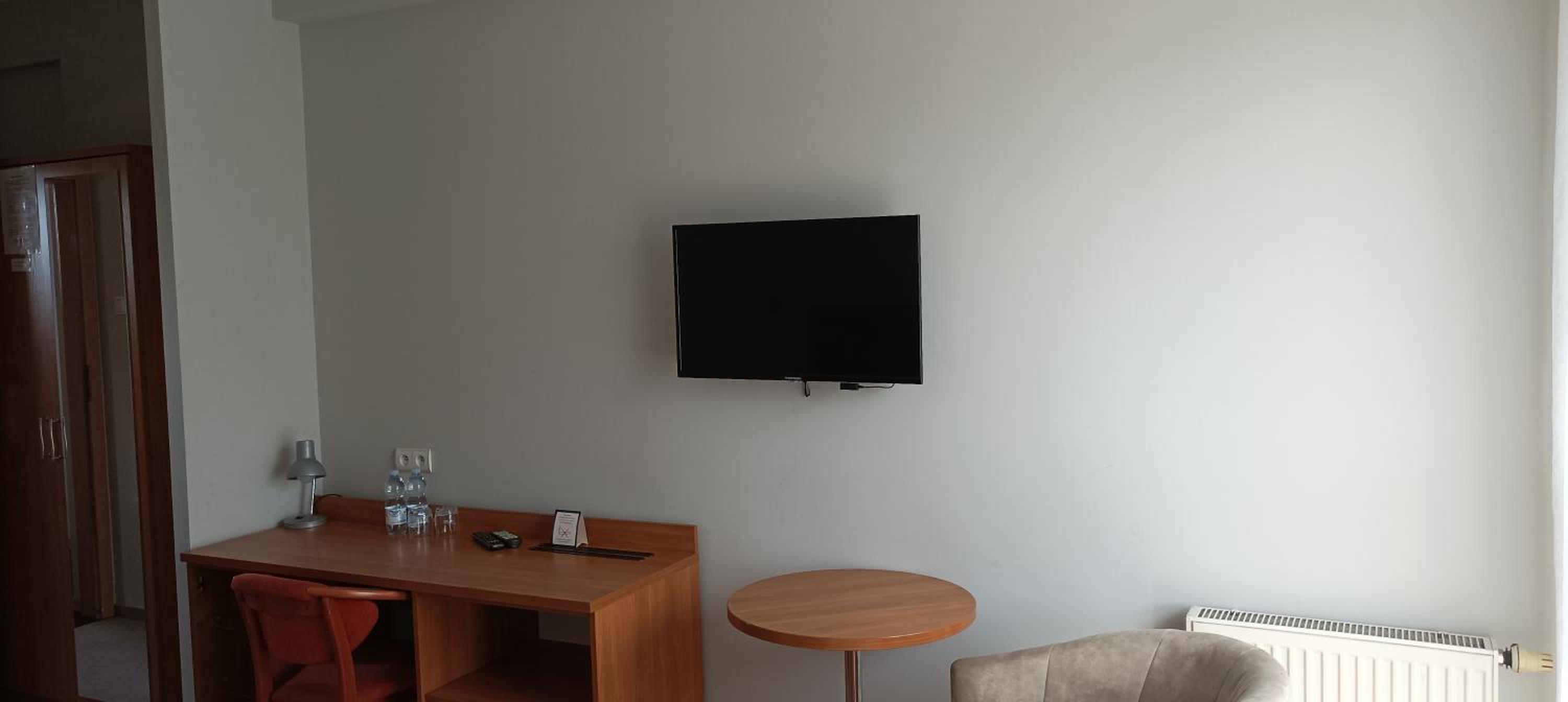 Double or Twin Room - Photo 6