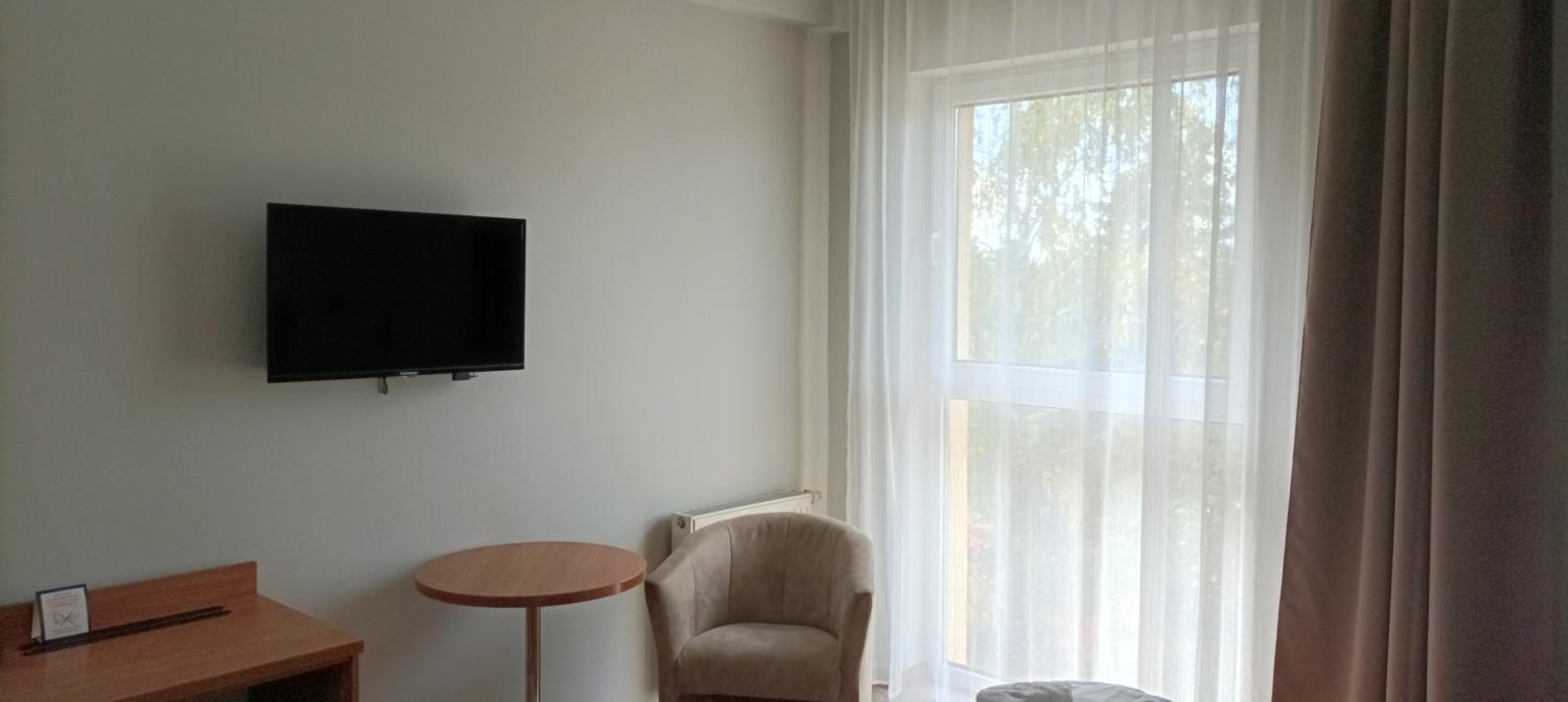 Double or Twin Room - Photo 7