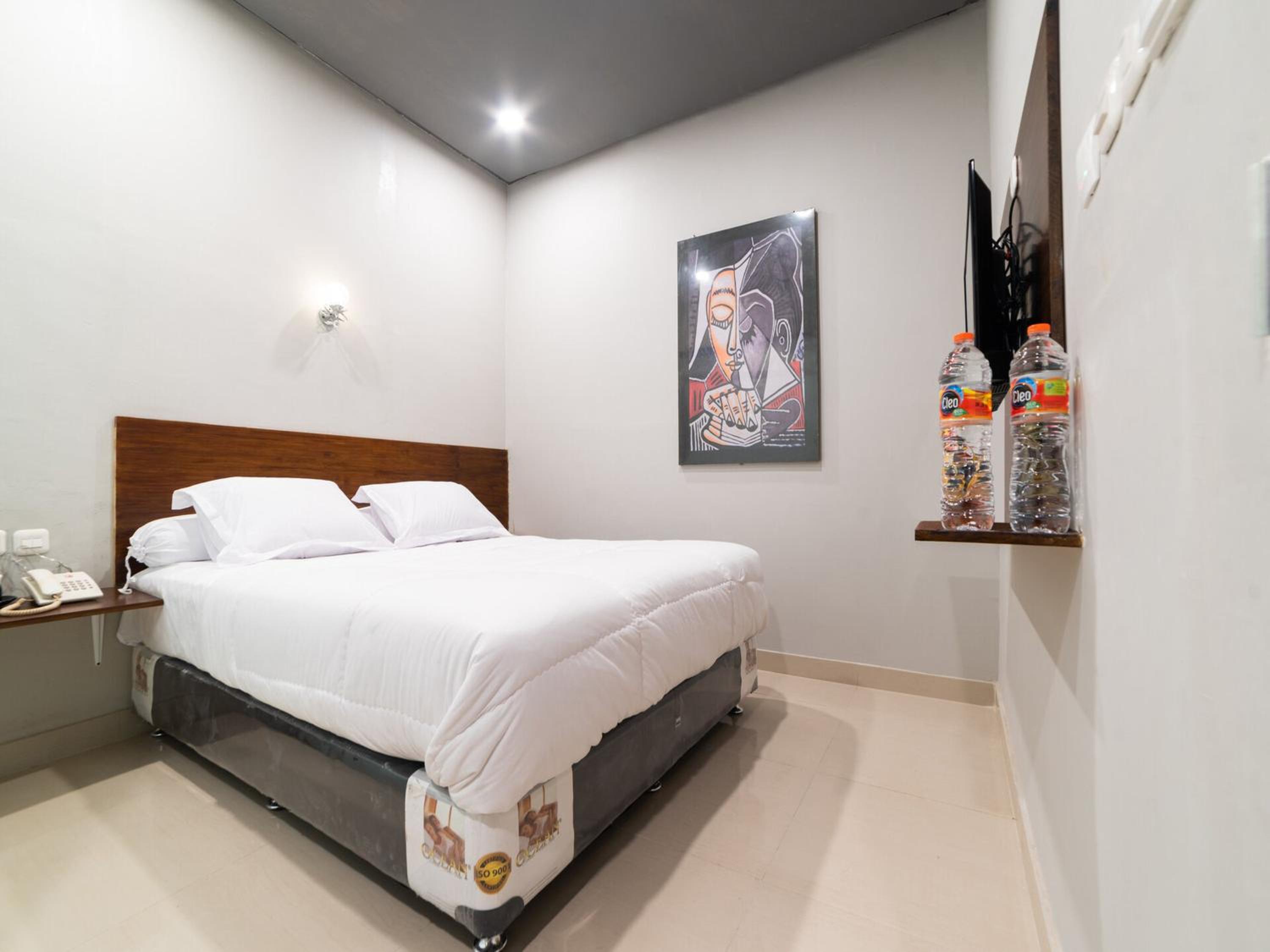 Deluxe Queen Room - Photo 2