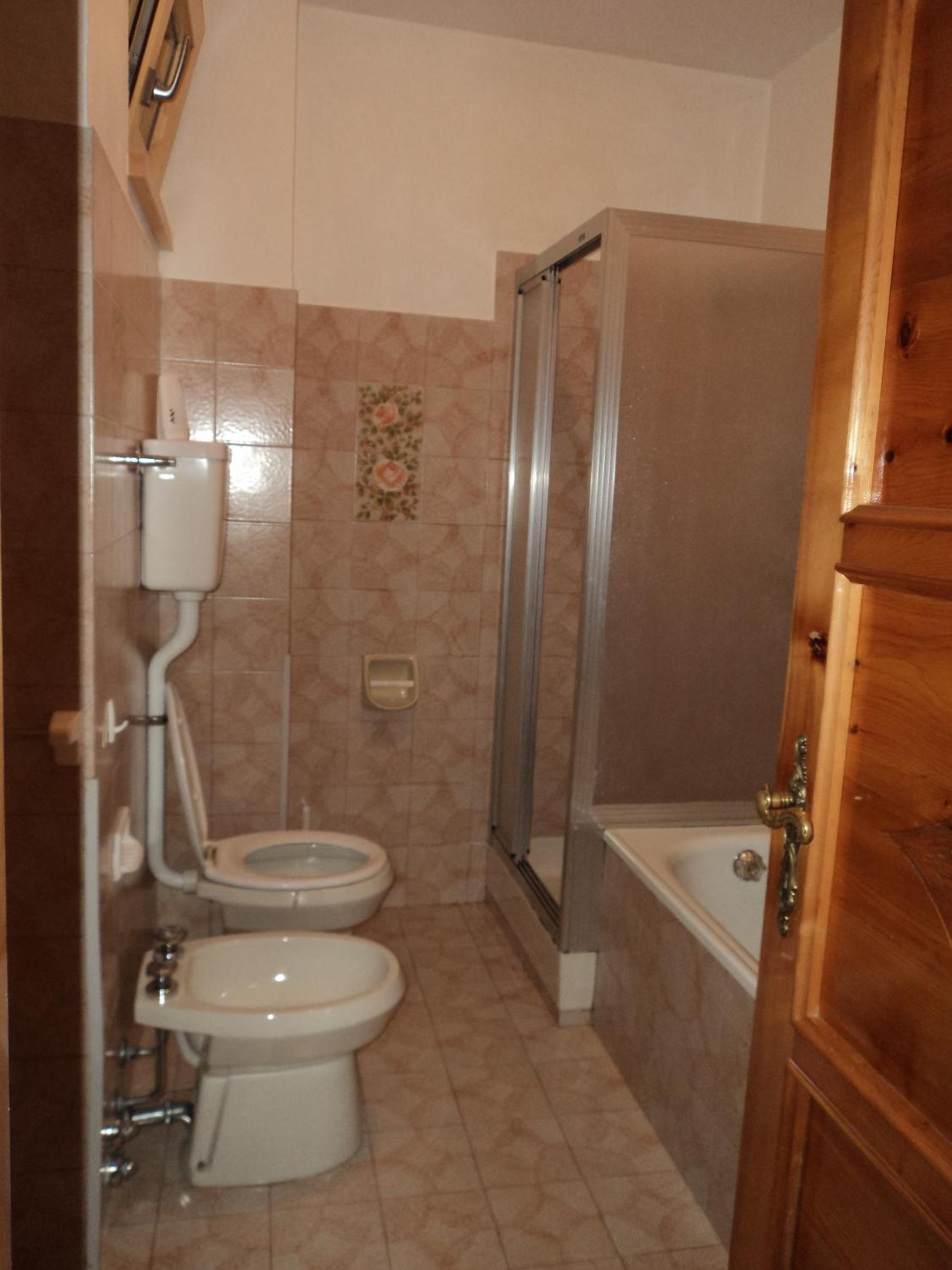 Three-Bedroom Apartment photo 2