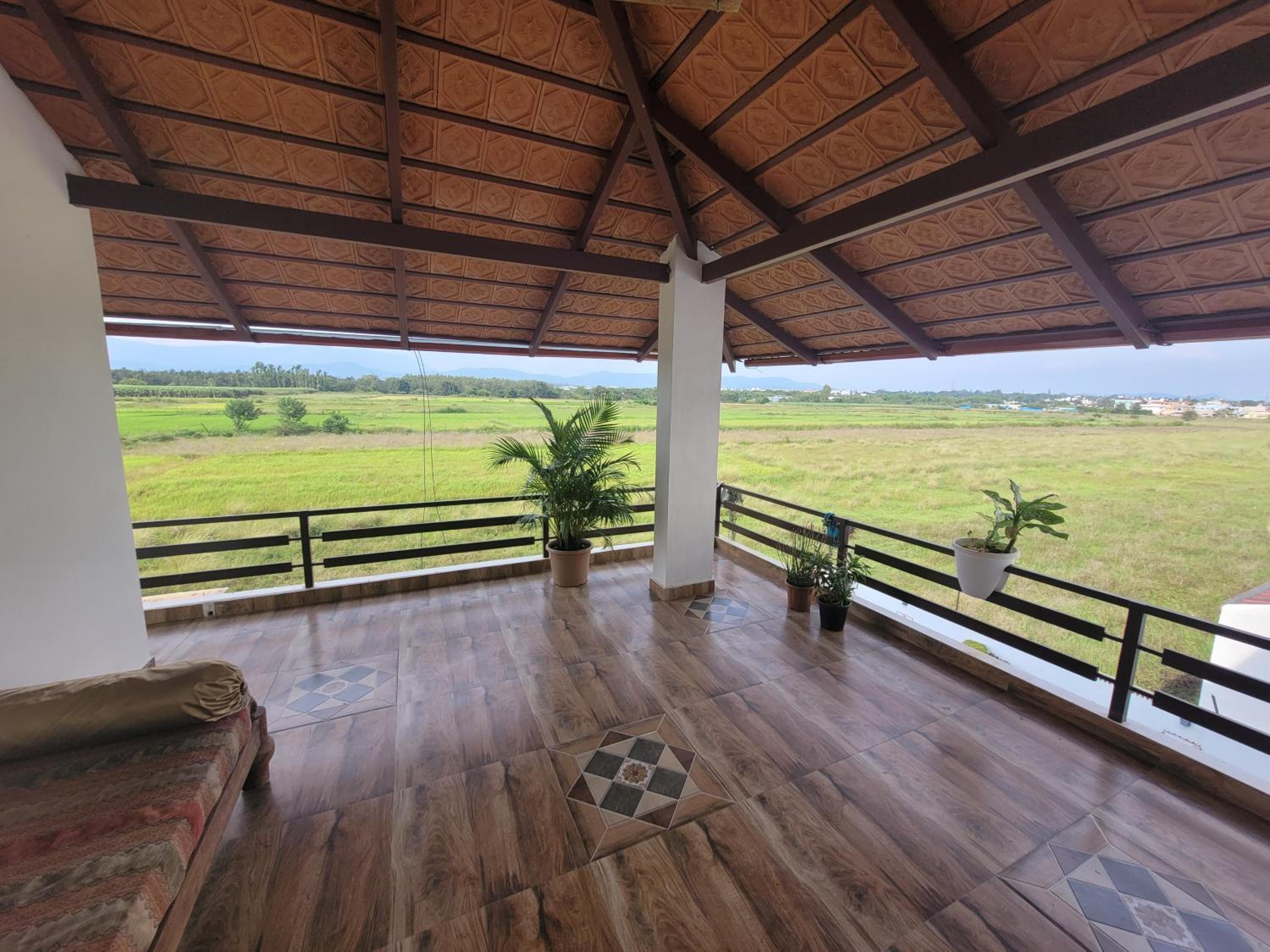 Family Room with Mountain View photo 2