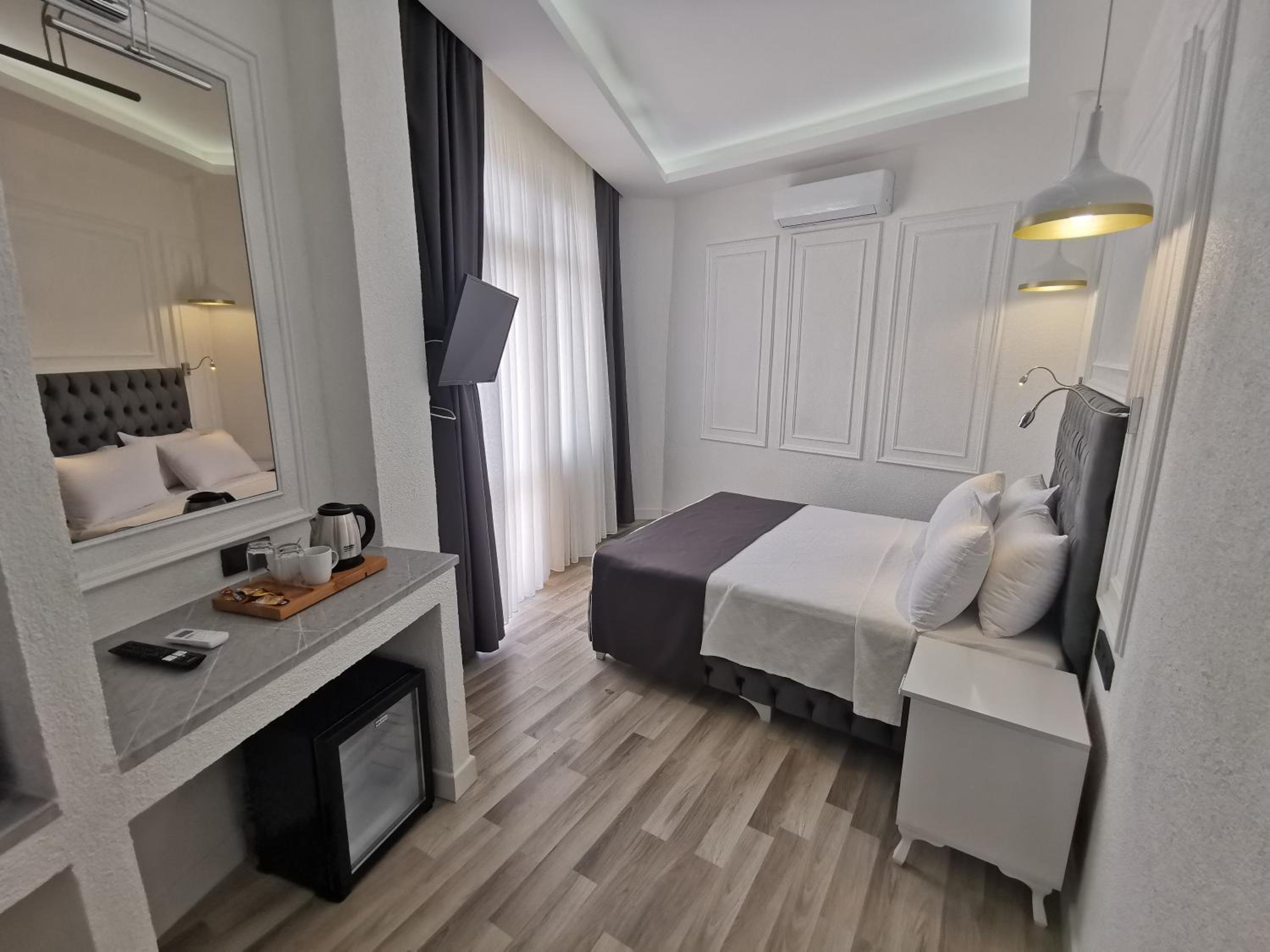 Double Room with Balcony photo 3