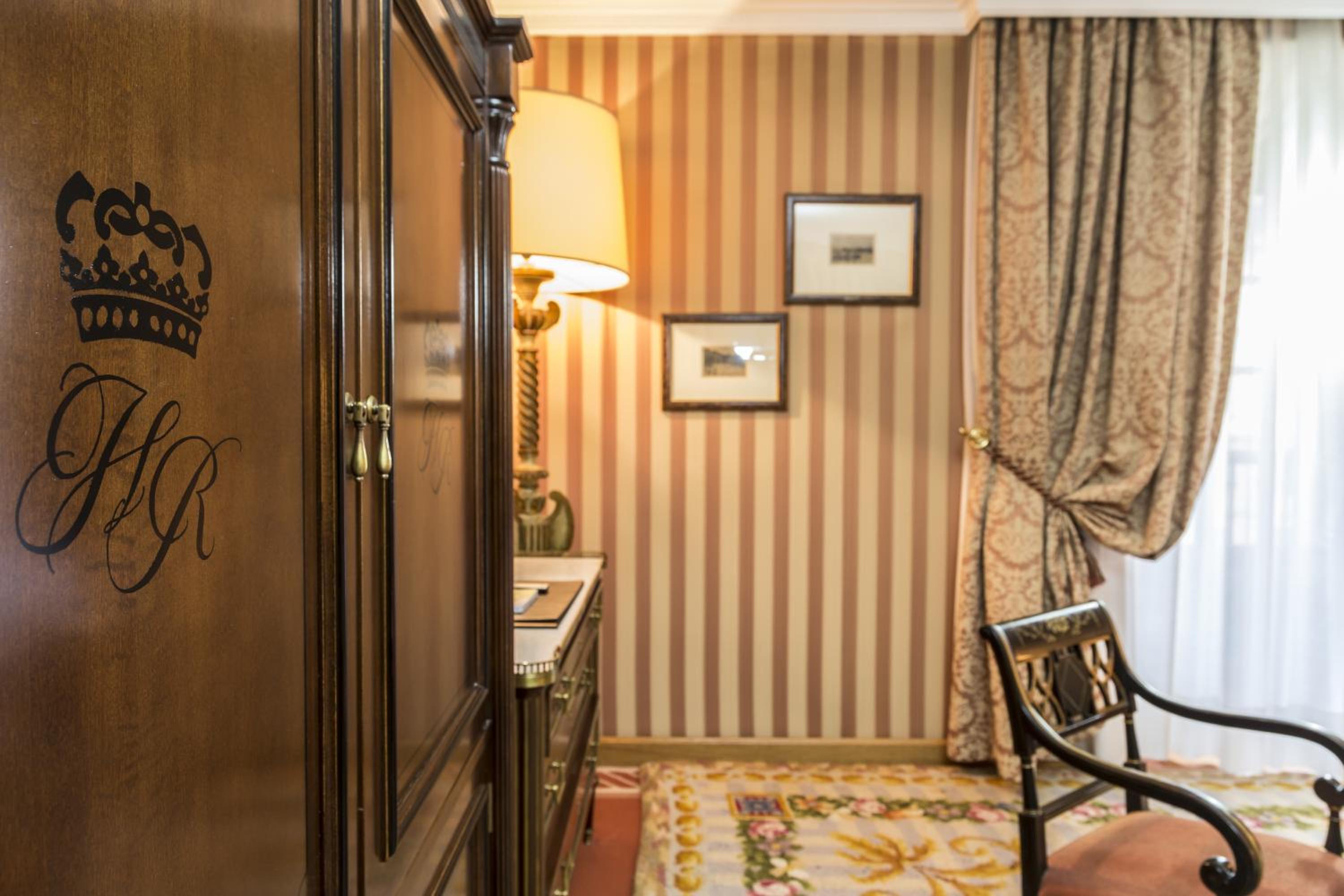 Suite - Photo 5