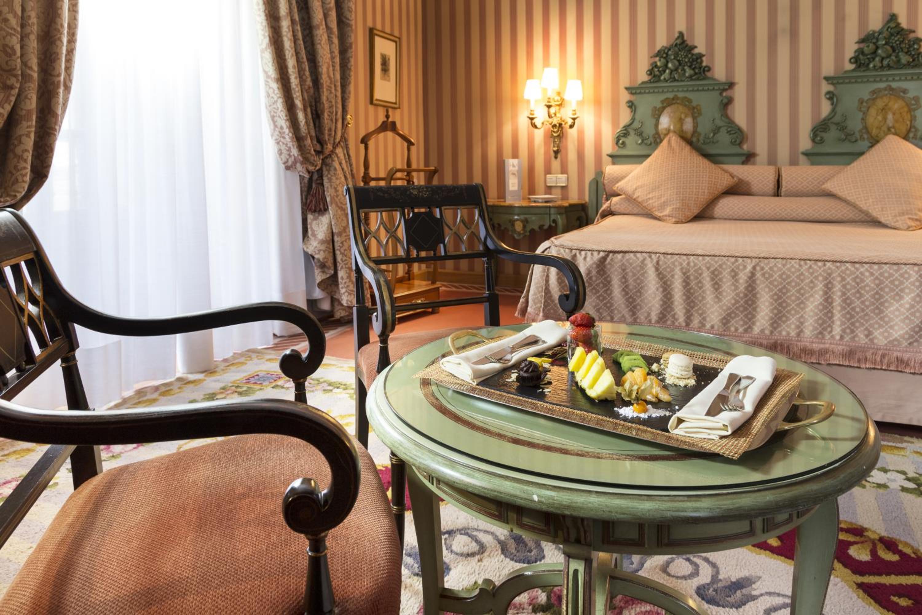 Suite - Photo 4