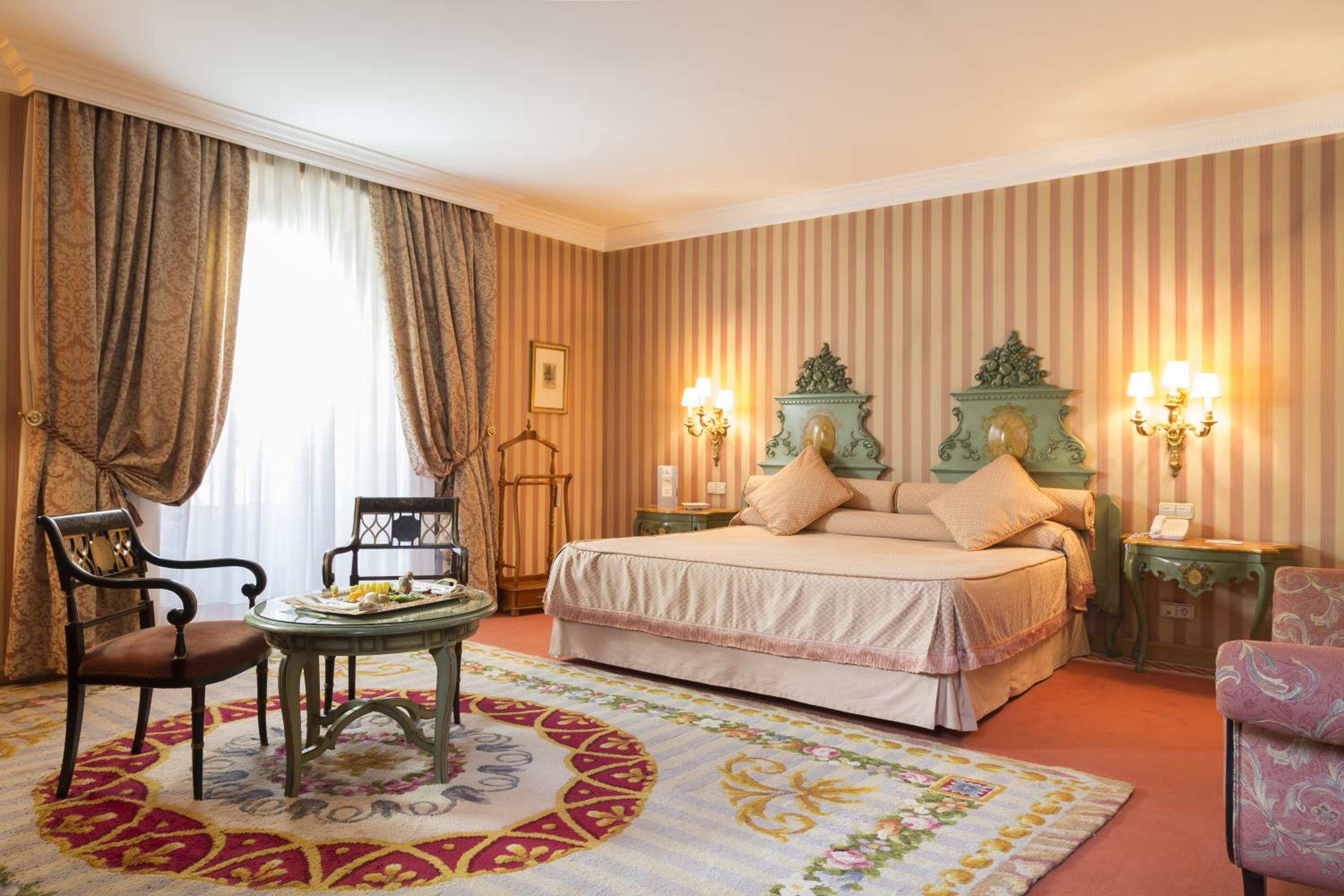 Suite - Photo 2