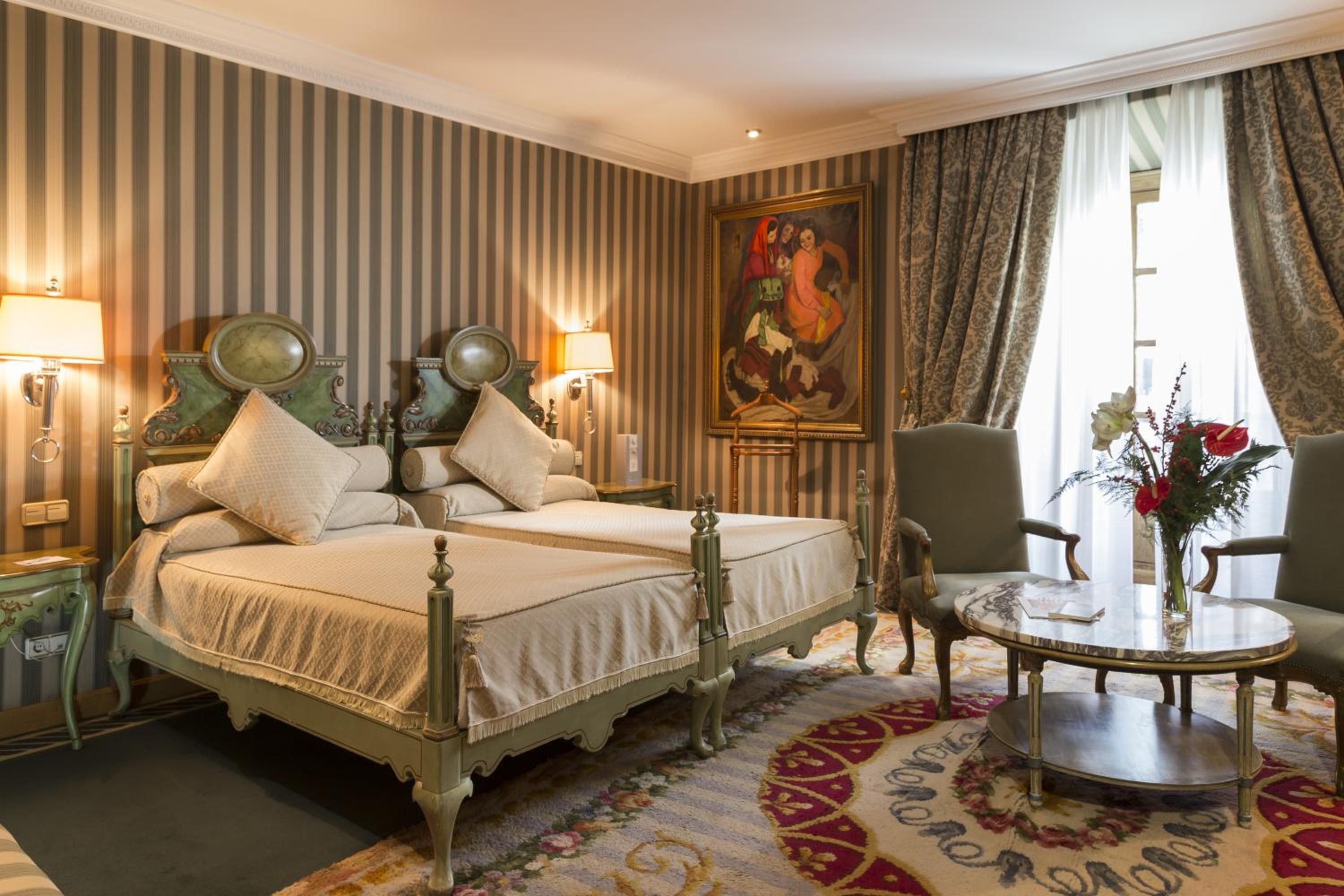Suite - Photo 3