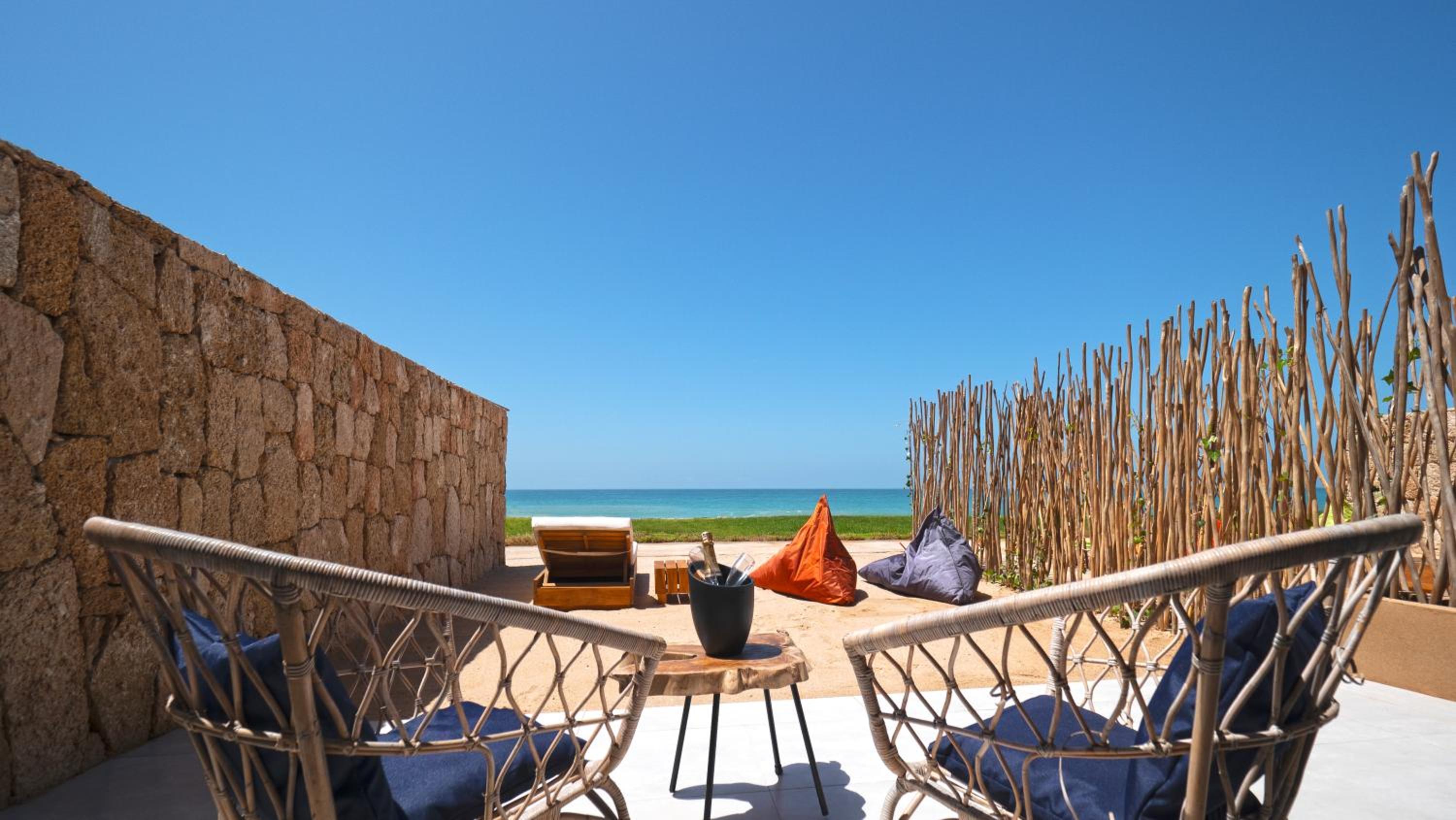Premium Waterfront Suite - Photo 8
