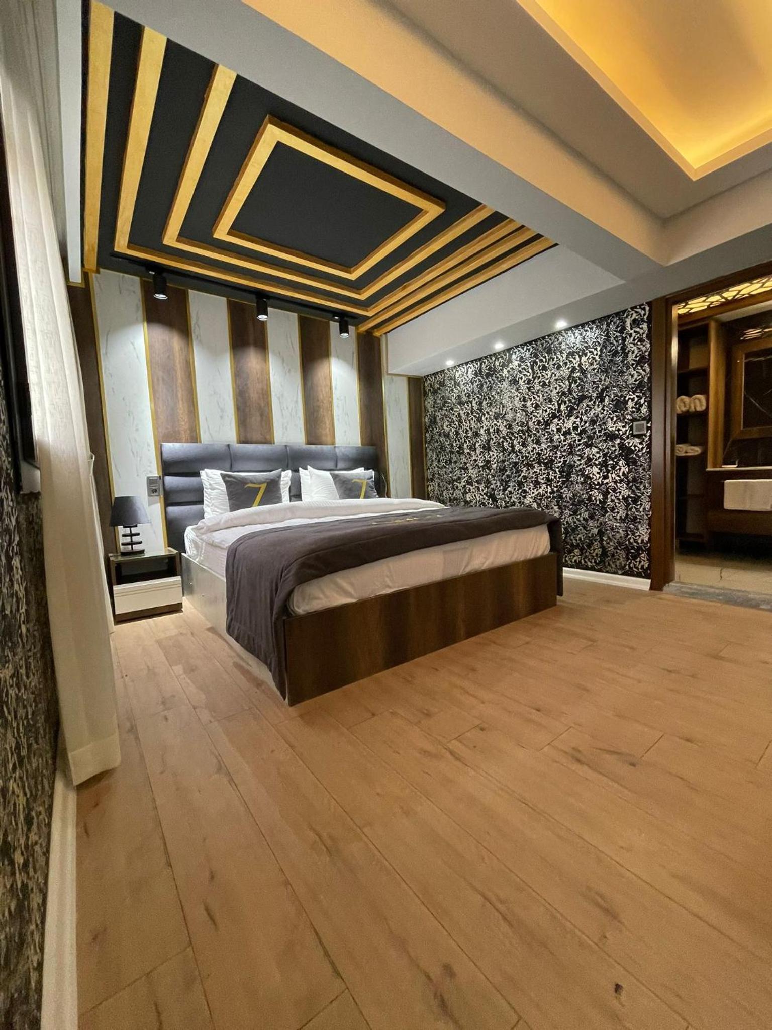 Deluxe Junior Suite photo 1