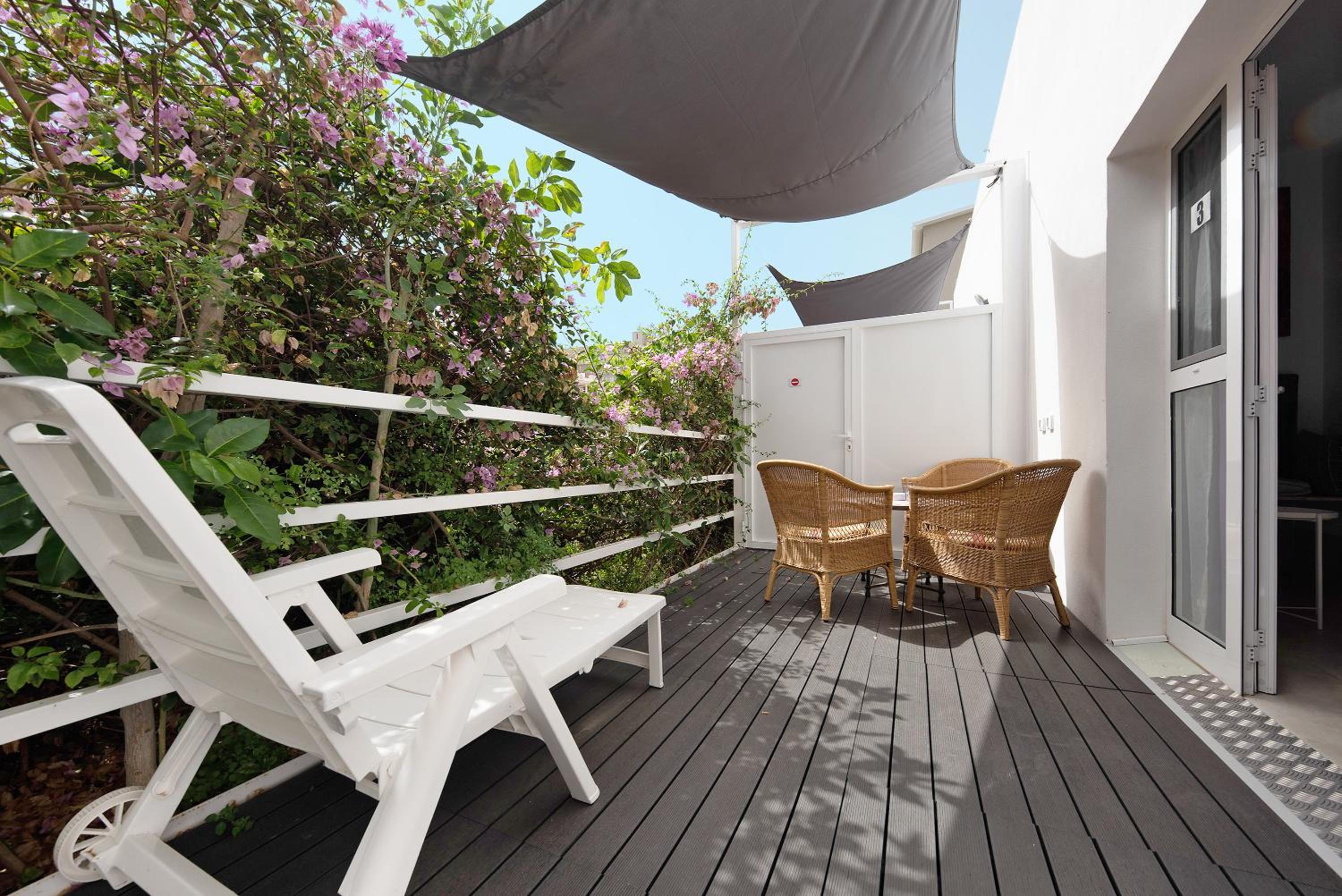 Studio with Terrace photo 2
