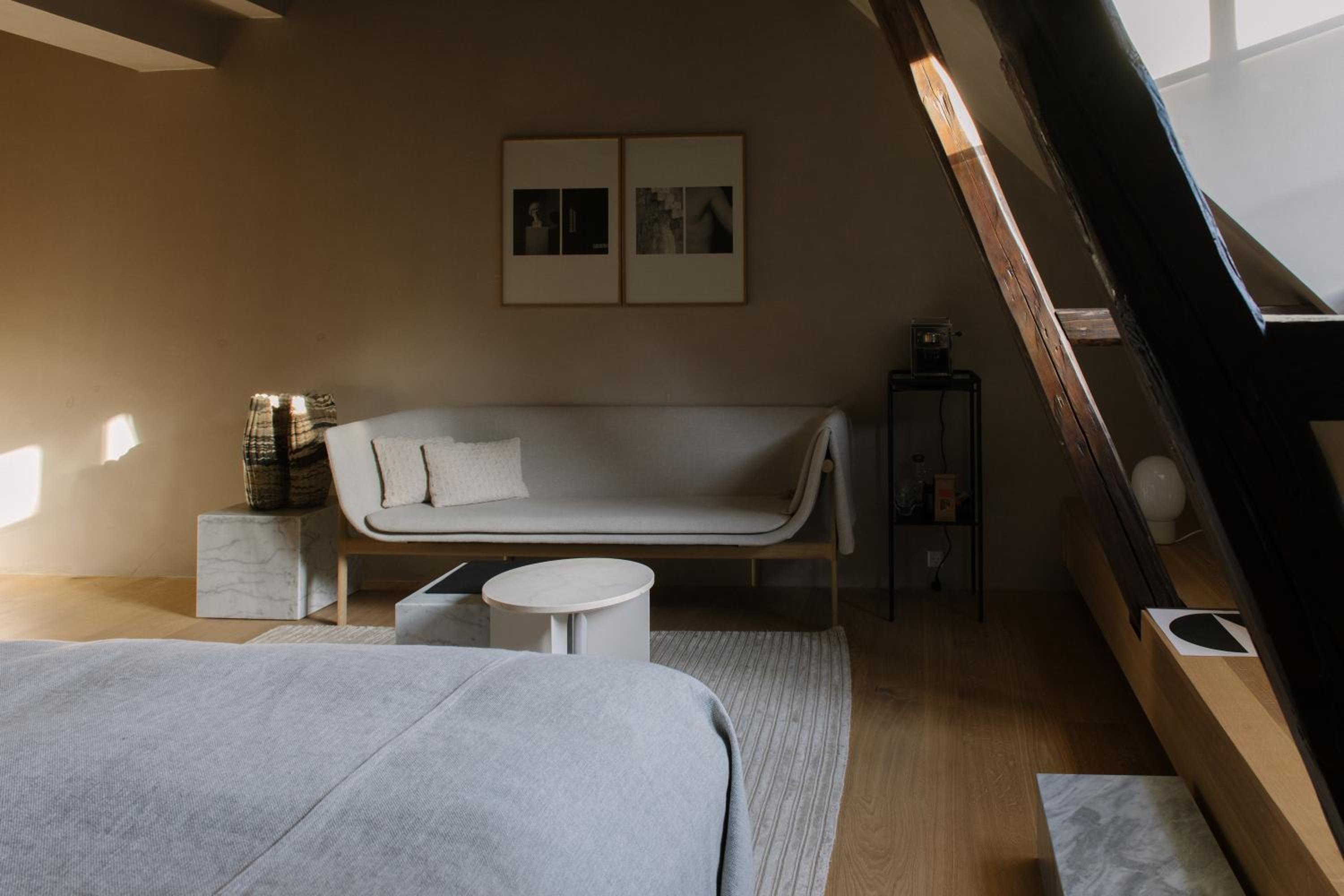 Room 10 - Classic Room