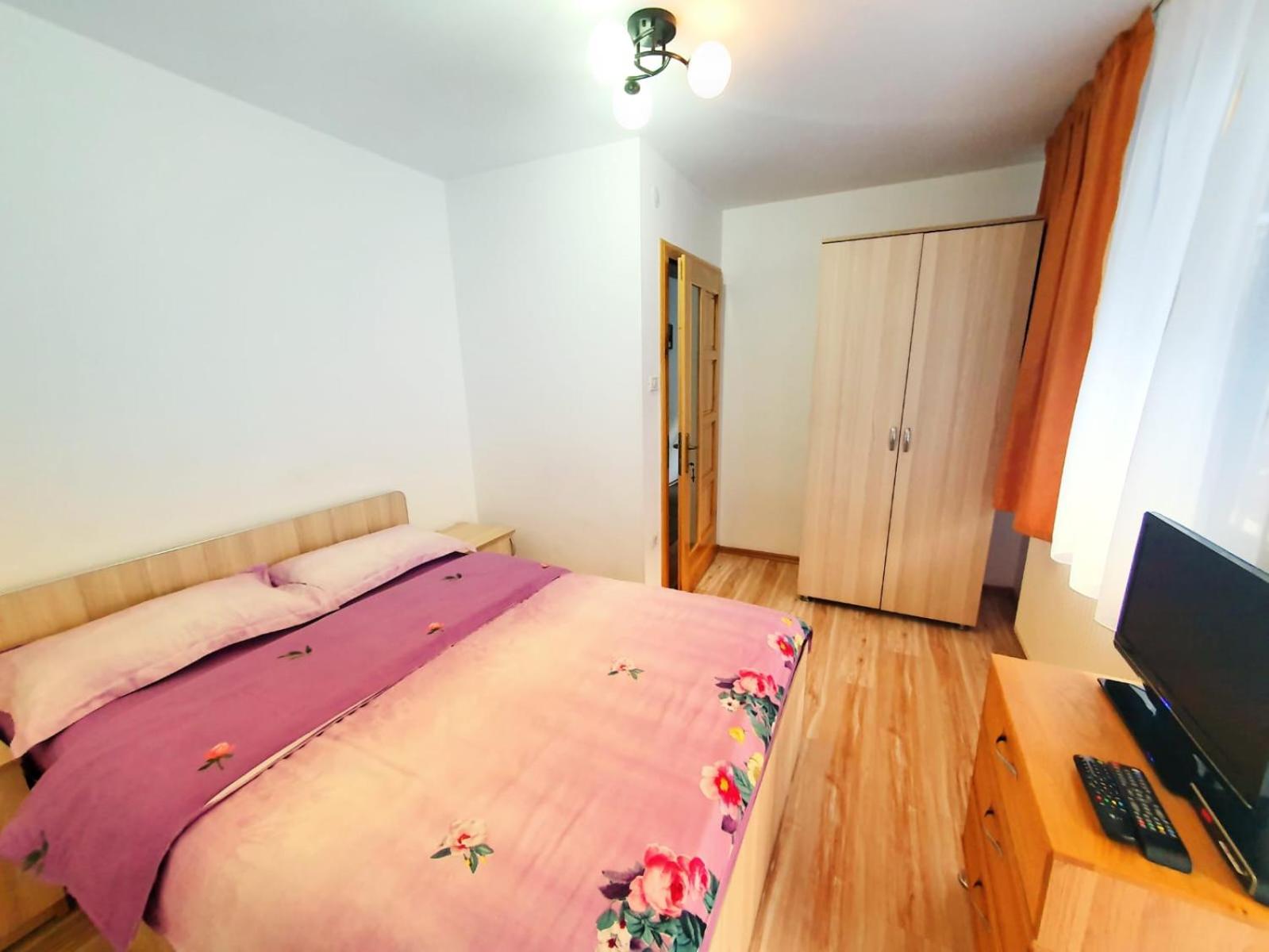 Four-Bedroom House - Photo 5