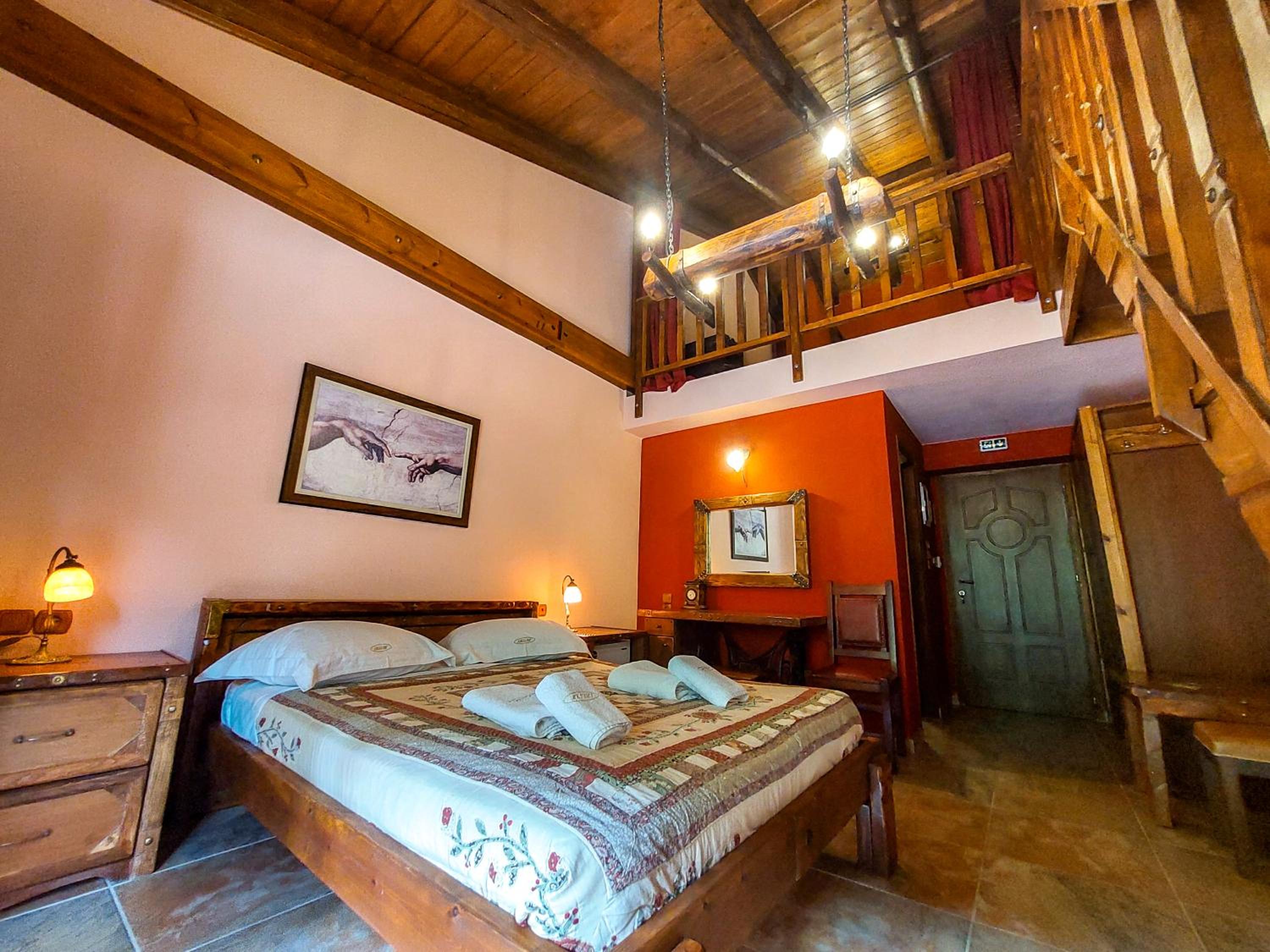 Family Suite with Fireplace photo 2