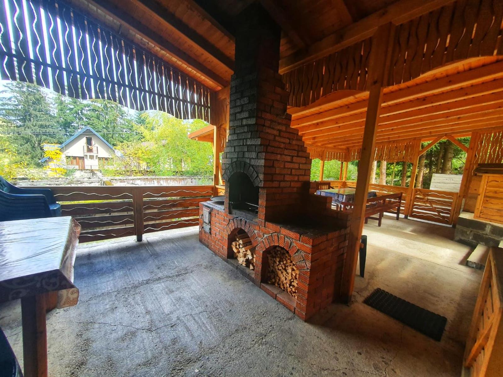 Four-Bedroom House - Photo 9