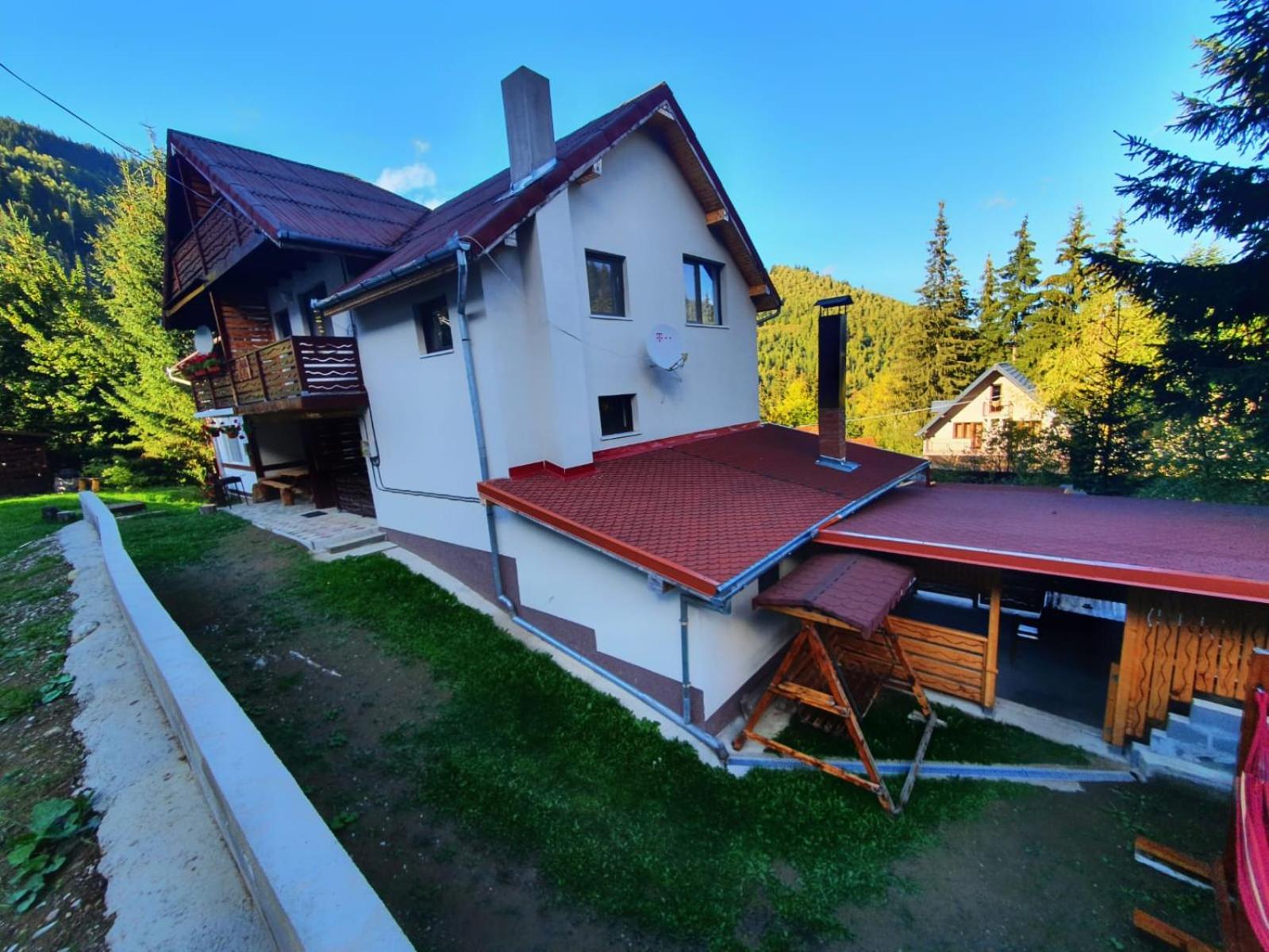 Four-Bedroom House - Photo 15