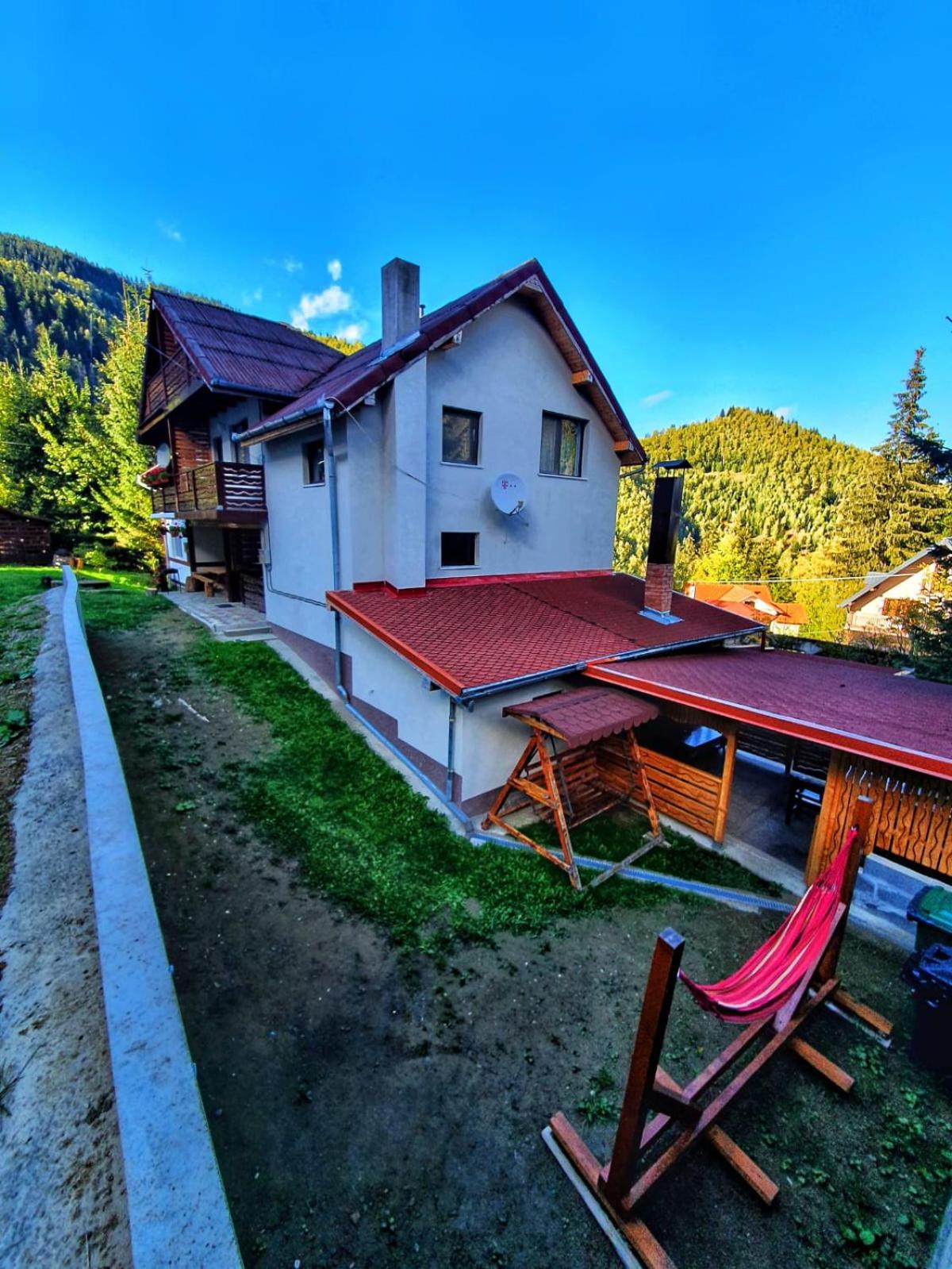 Four-Bedroom House - Photo 11