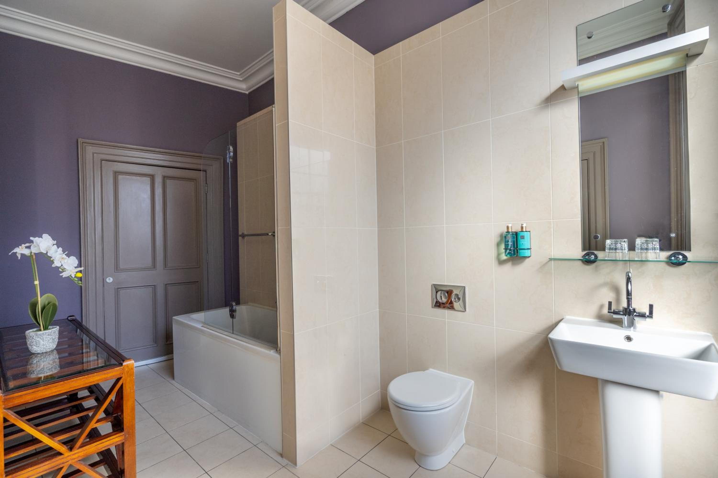 Georgian Family Suite - Photo 2