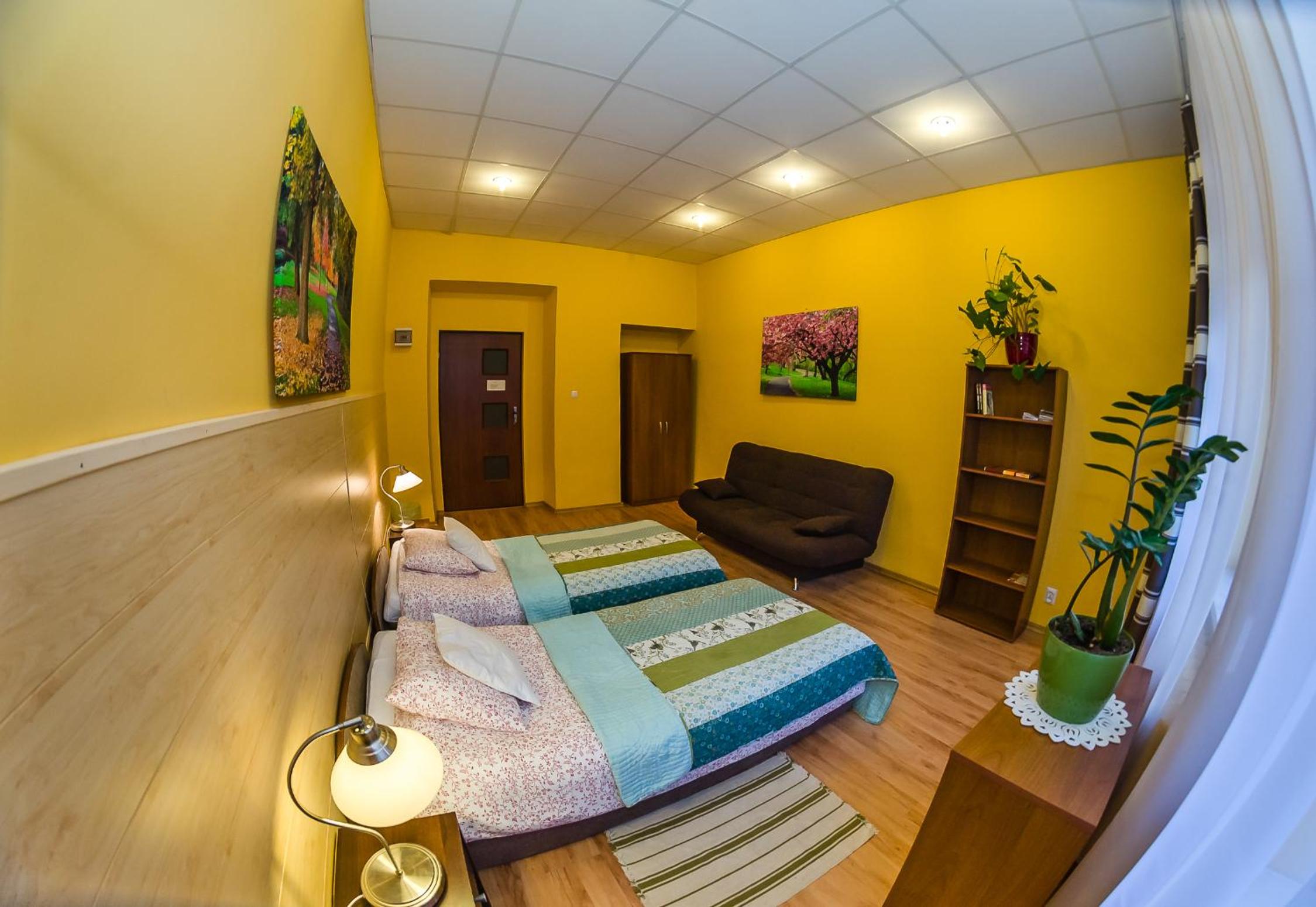 Triple Room with City View - Photo 9