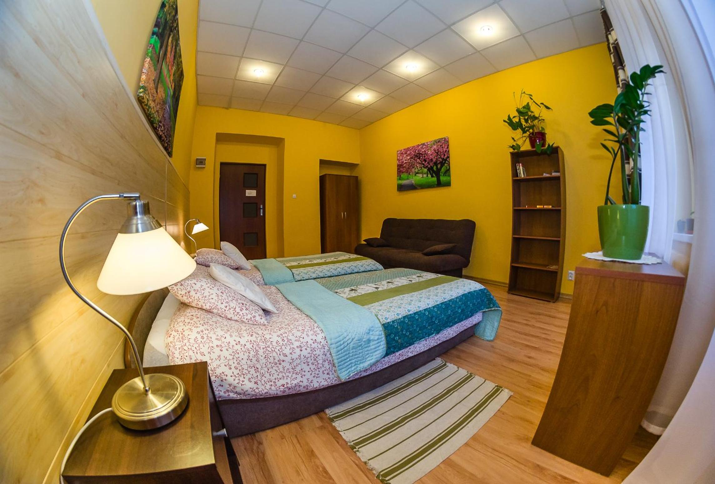 Triple Room with City View - Photo 10