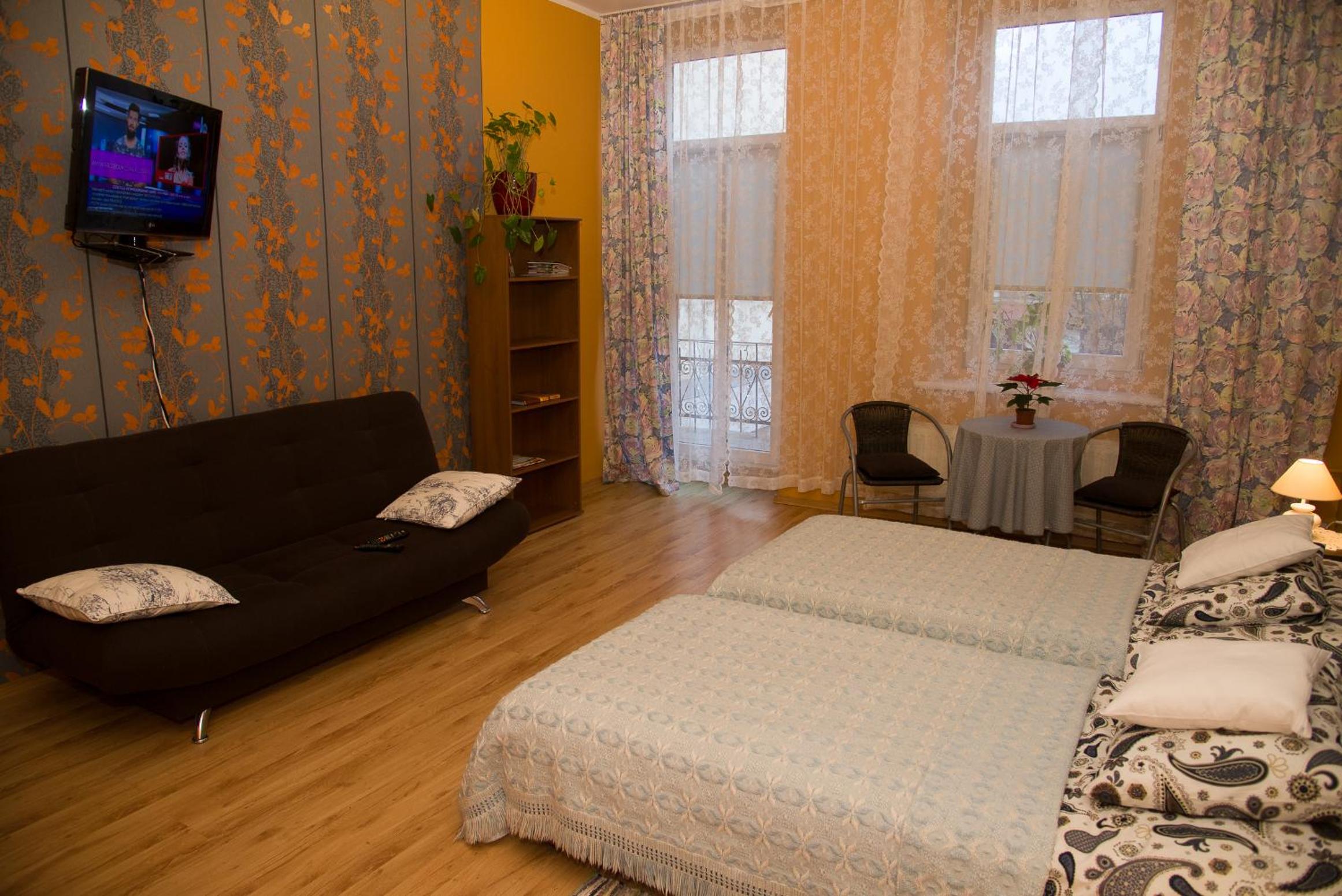 Triple Room with Balcony - Photo 7