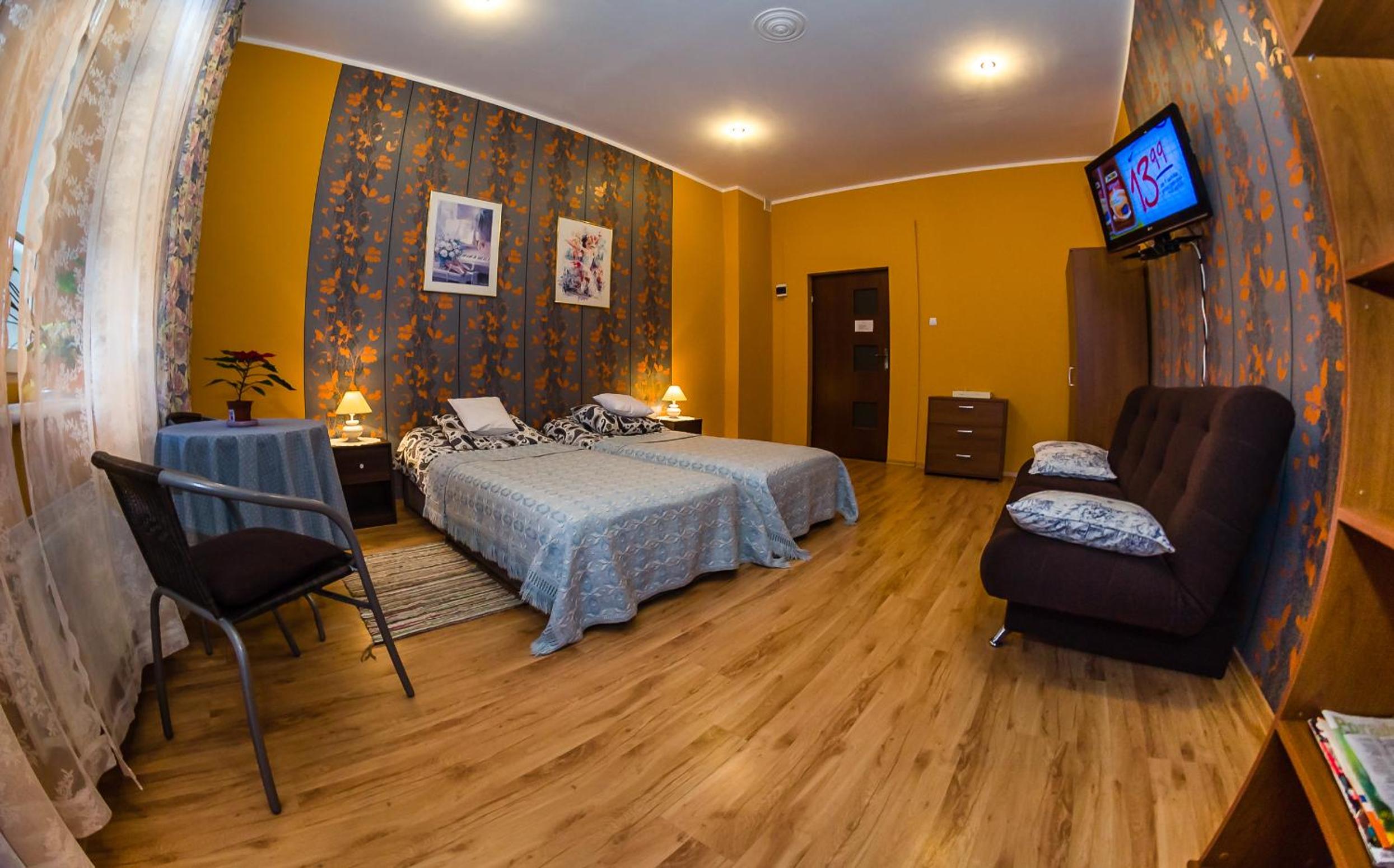 Triple Room with Balcony - Photo 8