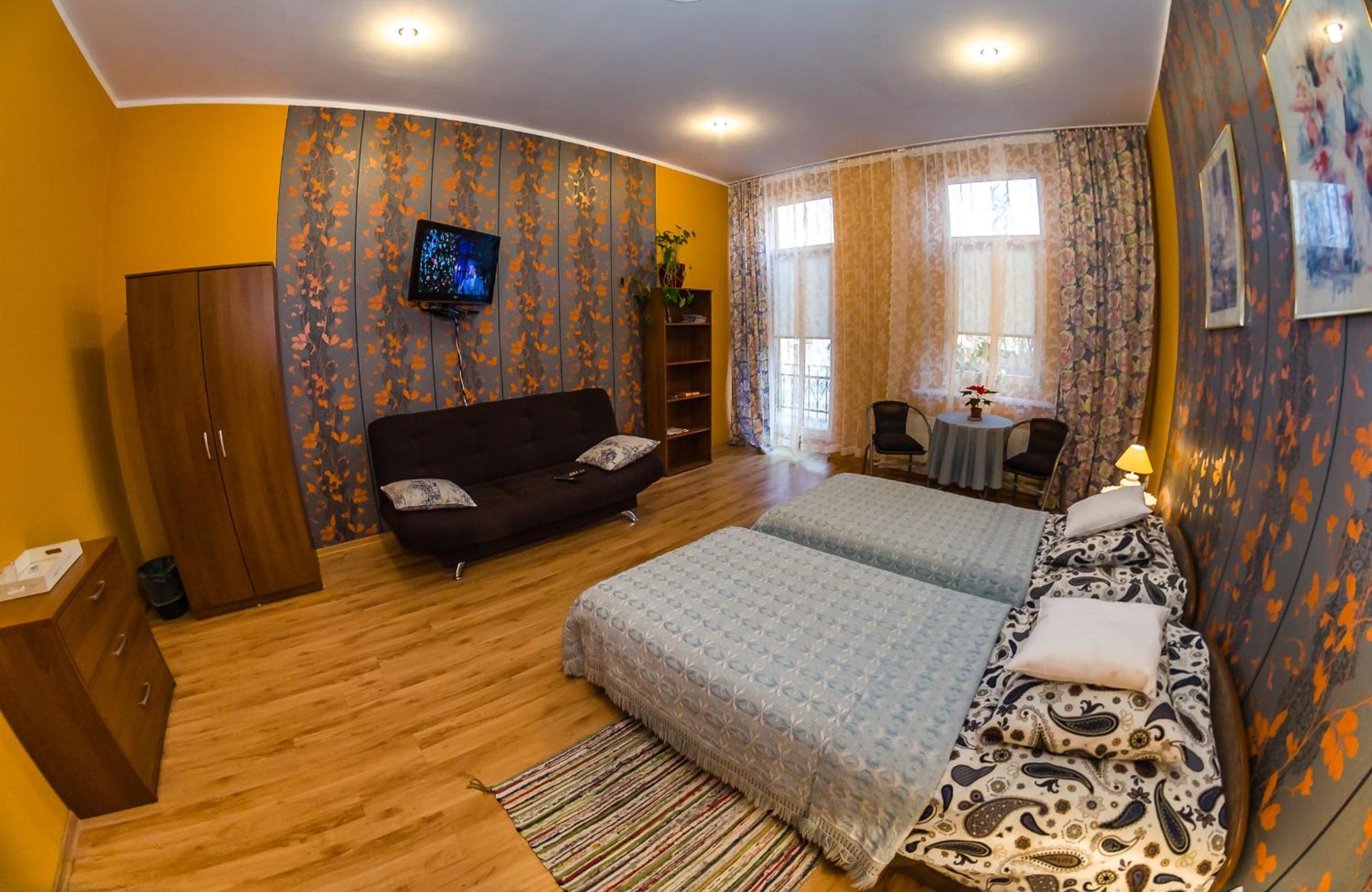 Triple Room with Balcony - Photo 2