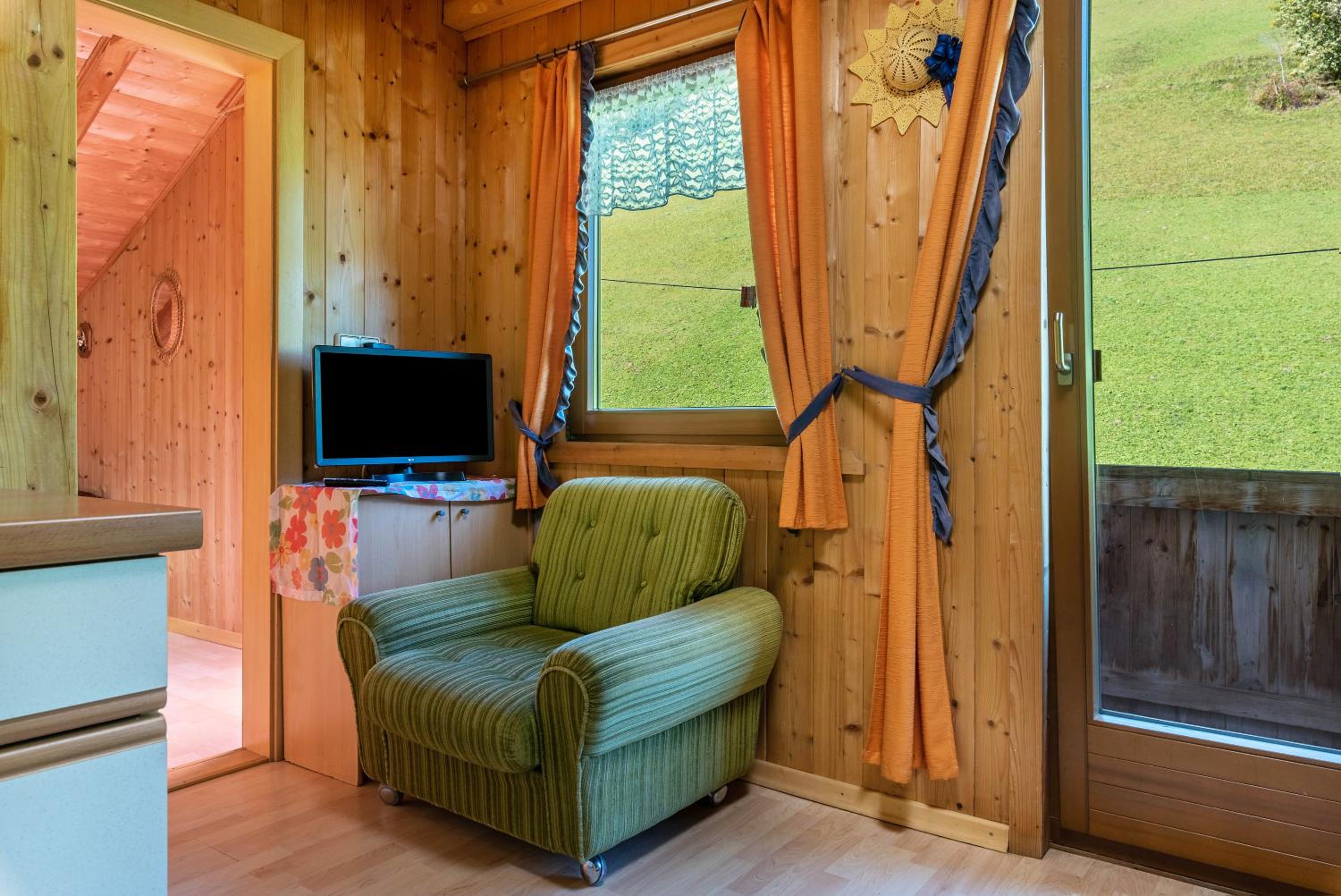 Two-Bedroom Deluxe Apartment with Garden View photo 1