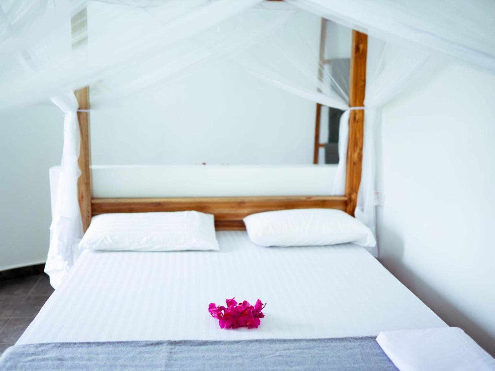 Double Room with Garden View - Photo 2
